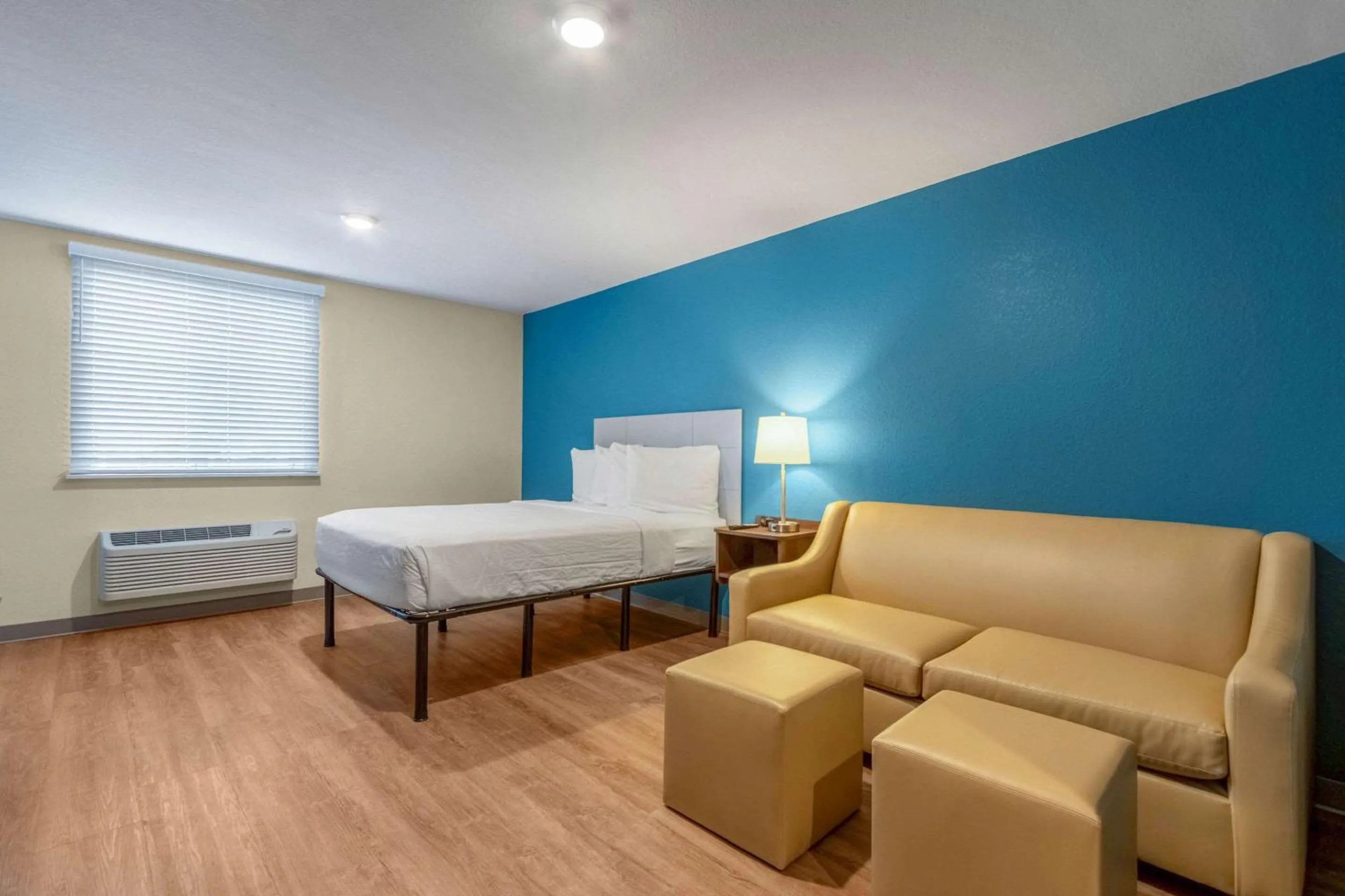 Photo of the whole room in WoodSpring Suites Miramar