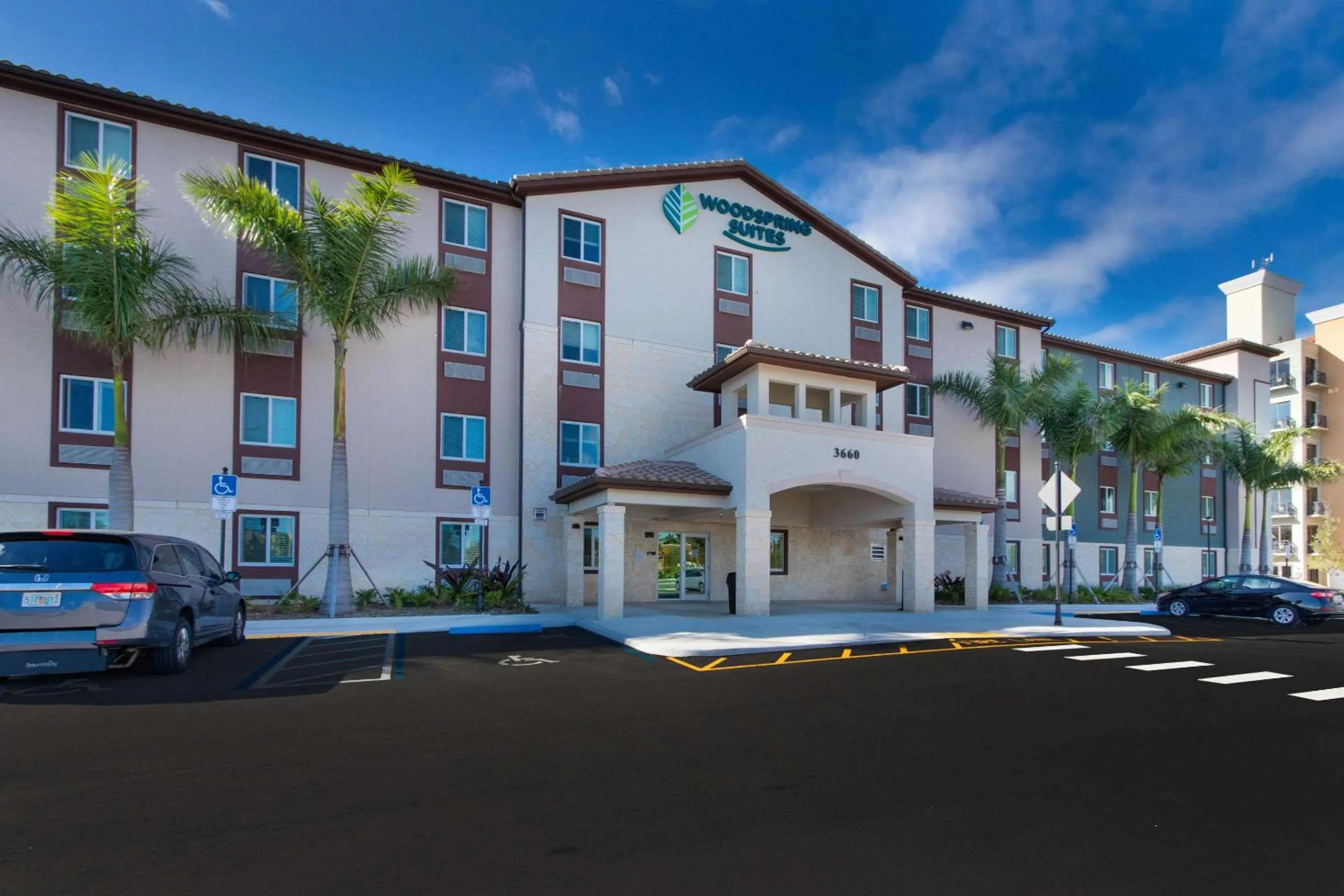 Property building in WoodSpring Suites Miramar