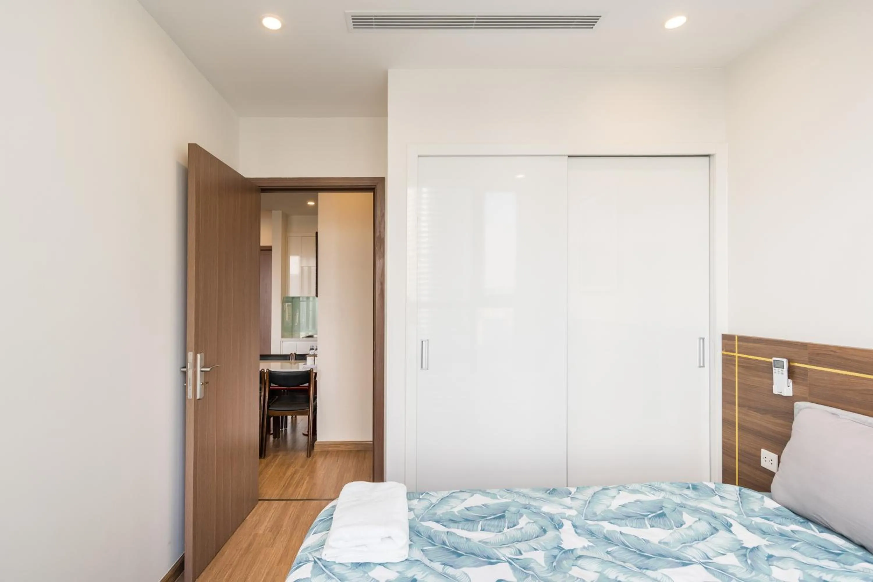 Bed in Luxury Apartment Vinhomes Skylake