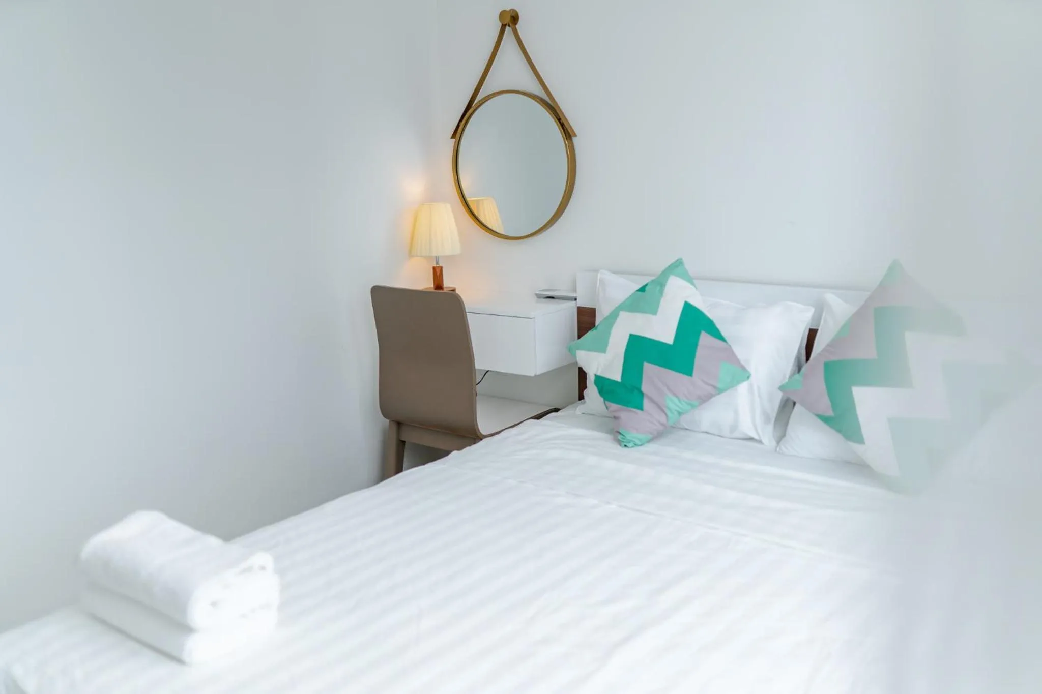 Bed in Luxury Apartment Vinhomes Skylake