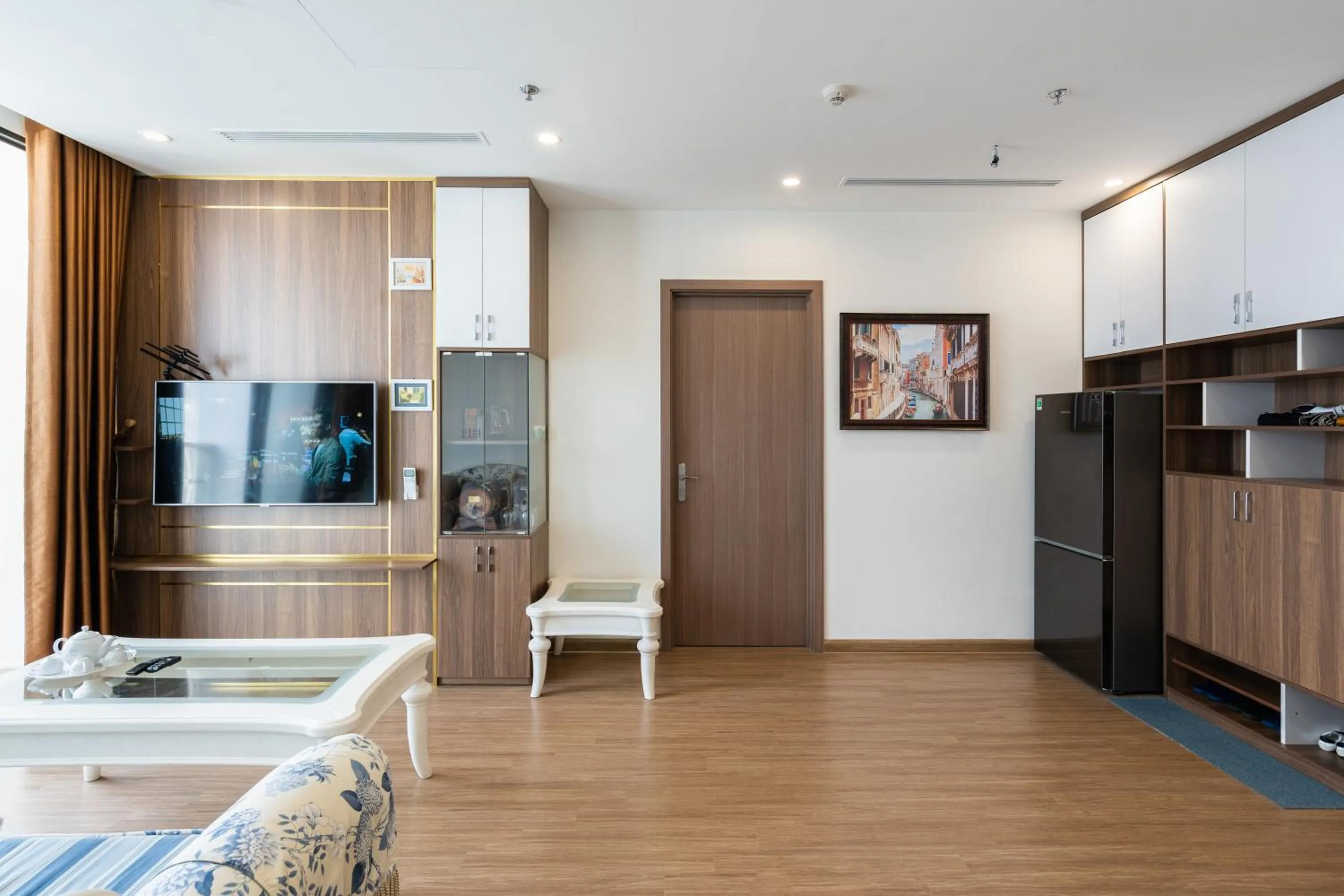 Luxury Apartment Vinhomes Skylake