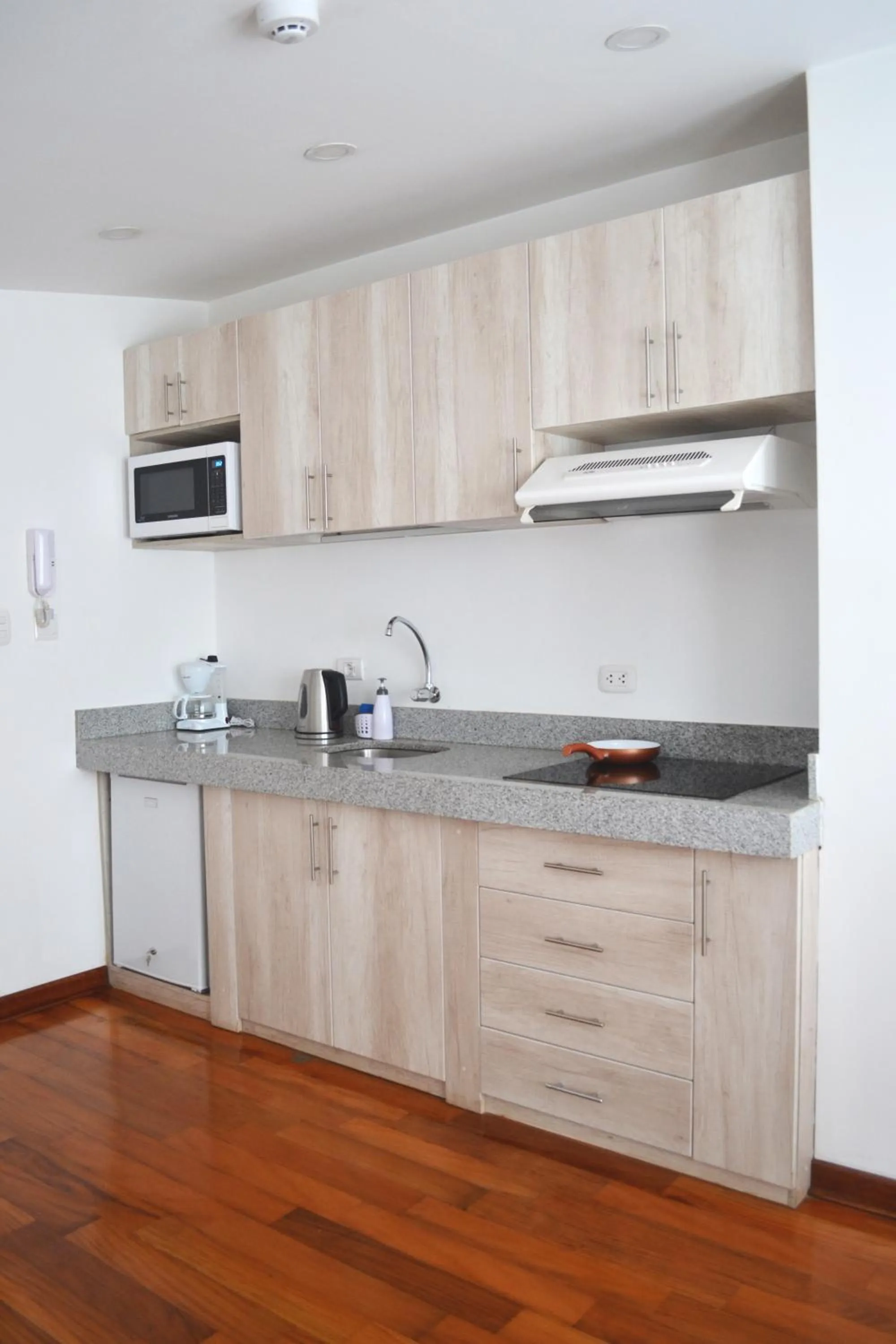 Coffee/tea facilities in Katari Apart Hotel at Qorikancha