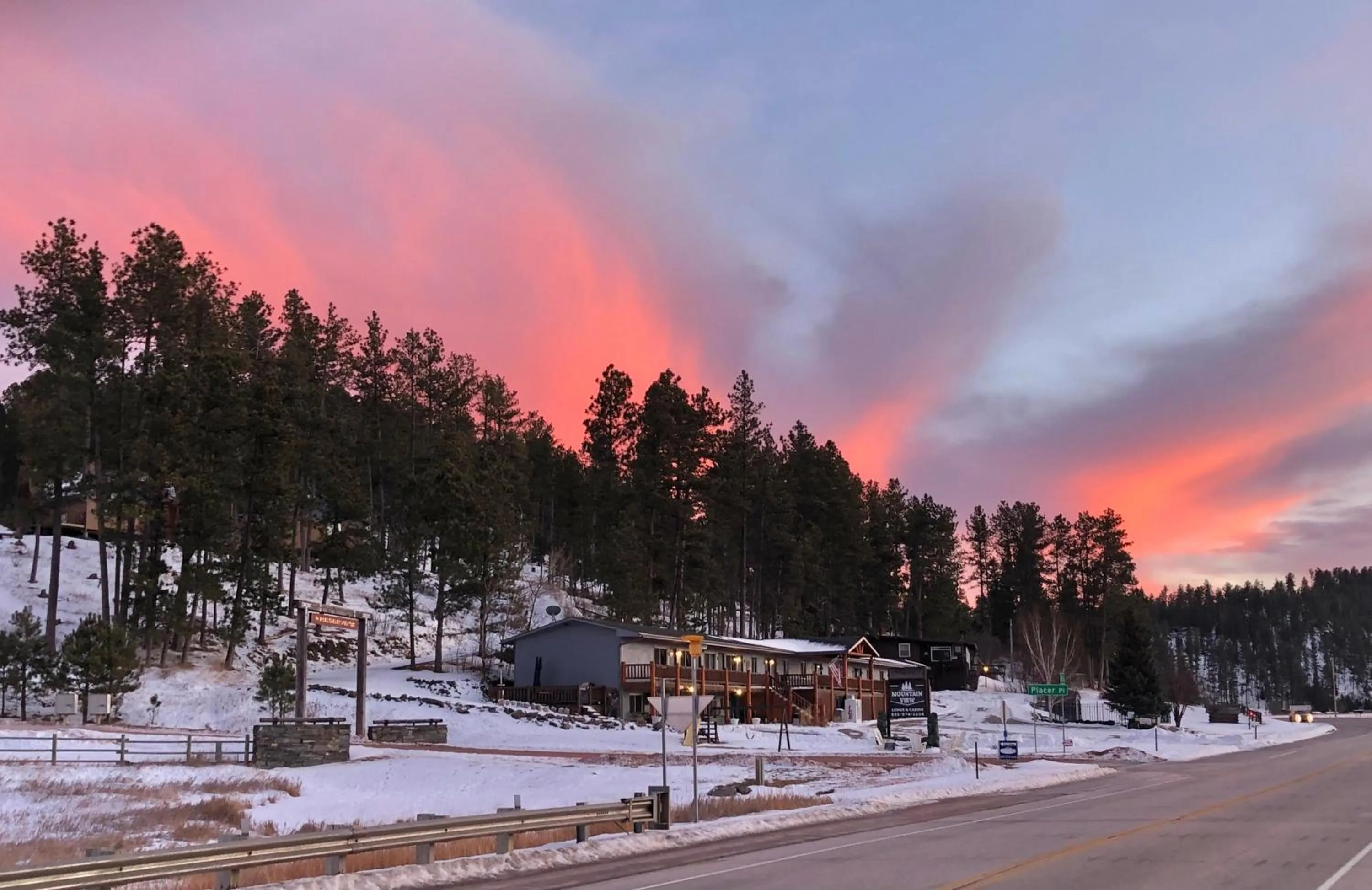 Property building in Mountain View Lodge & Cabins