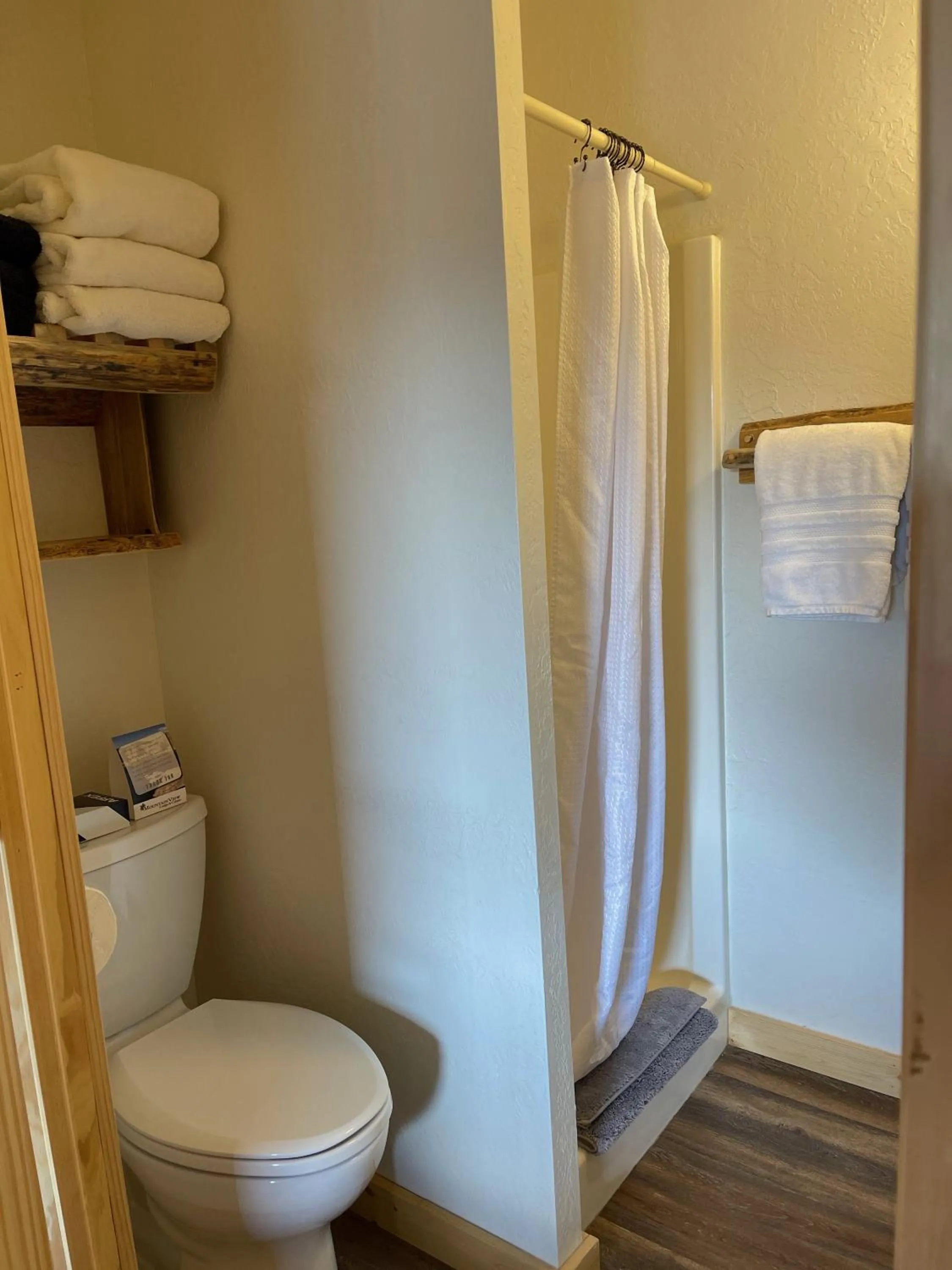 Mountain View Lodge & Cabins