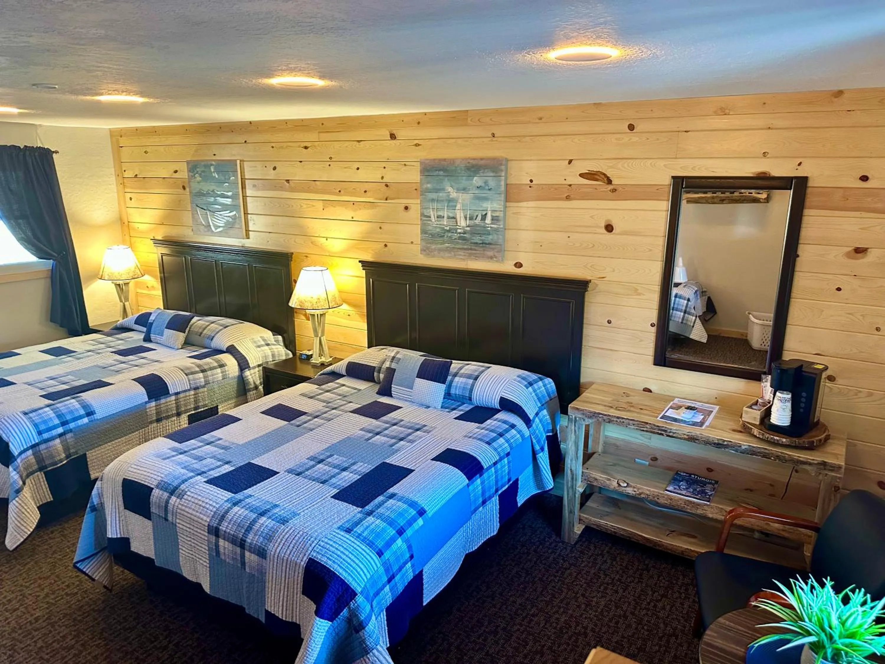 Bed in Mountain View Lodge & Cabins