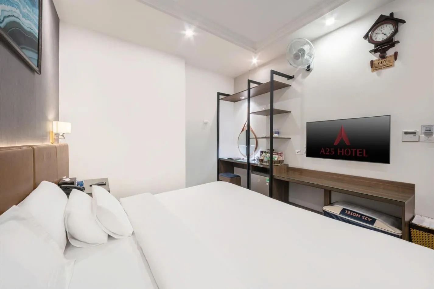 Bed in A25 Hotel - 193 Trung Kinh