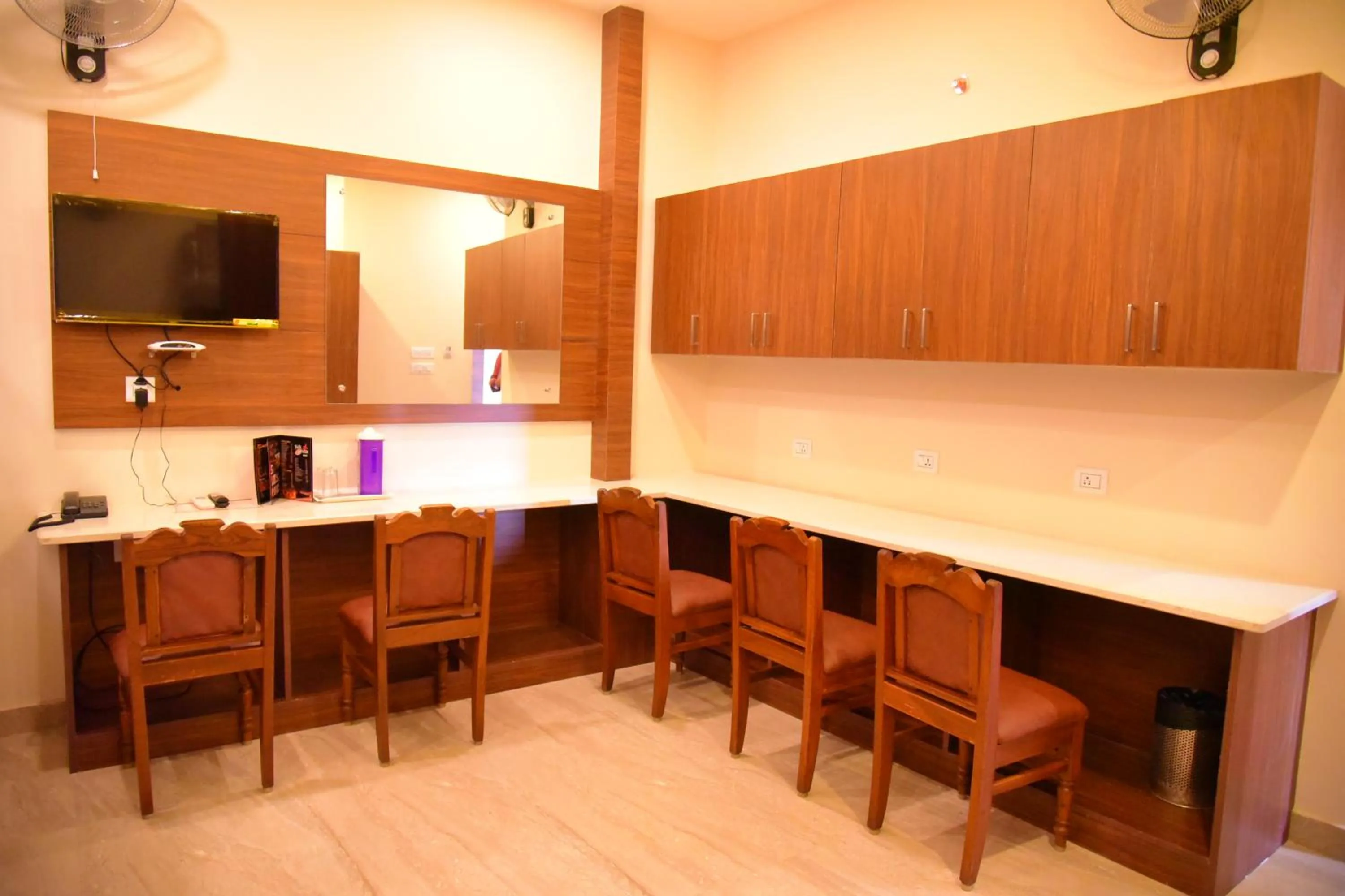 TV and multimedia in Hotel White Boutique