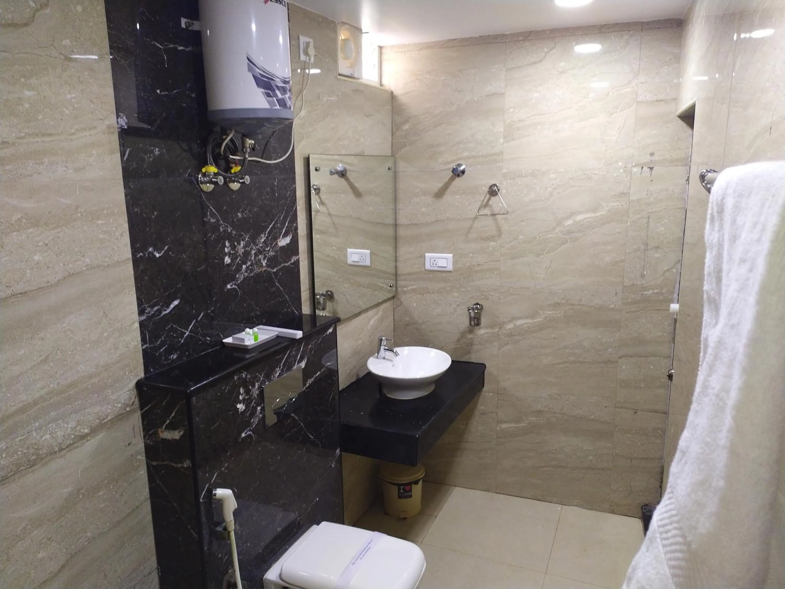 Toilet in Hotel White Boutique