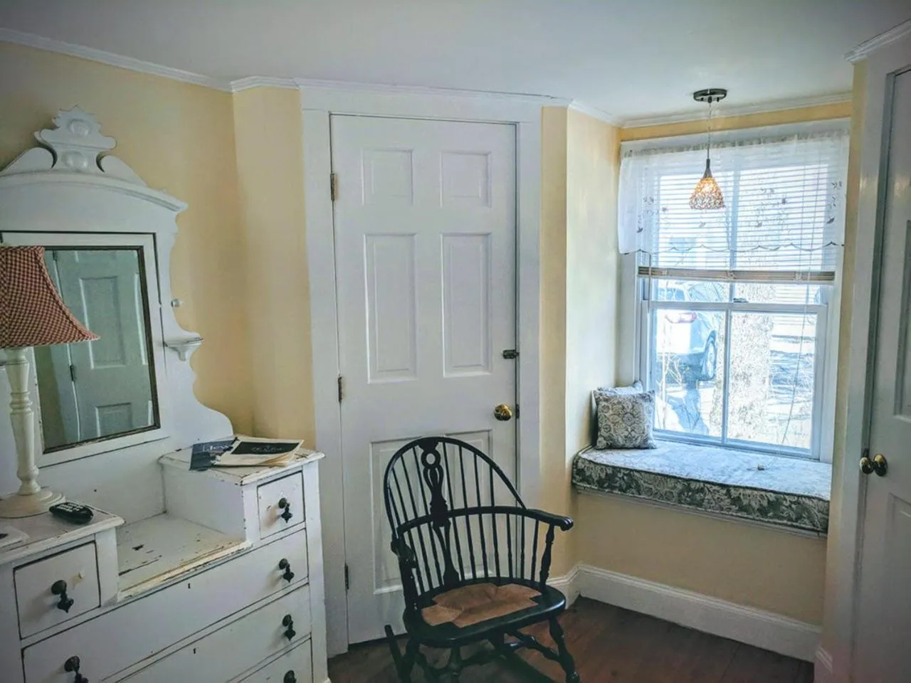 Decorative detail in Elms of Camden