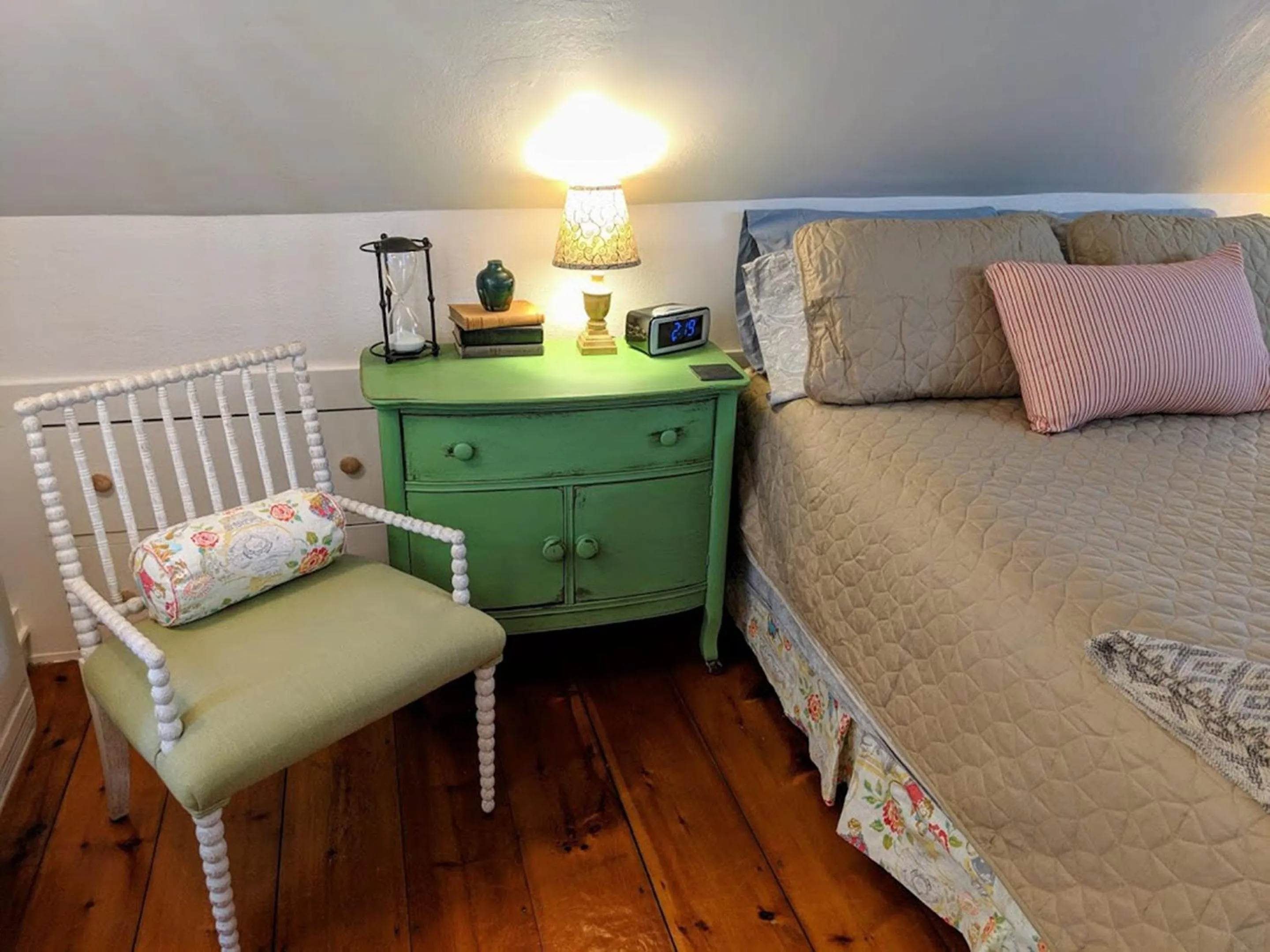 Decorative detail, Bed in Elms of Camden