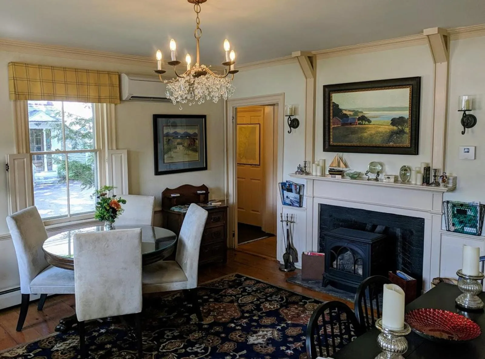 Communal lounge/ TV room in Elms of Camden