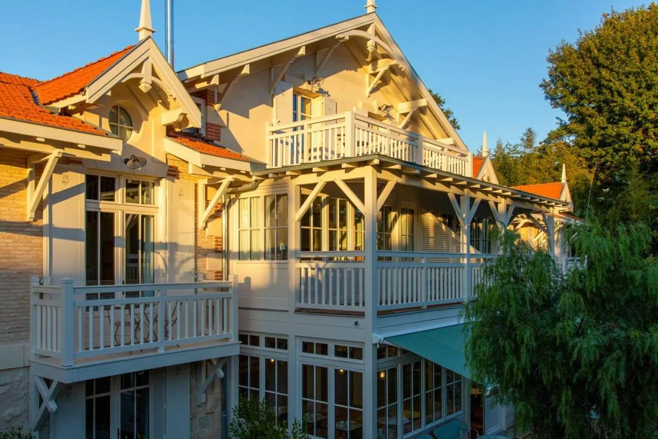 Property building in La Villa du Moulleau