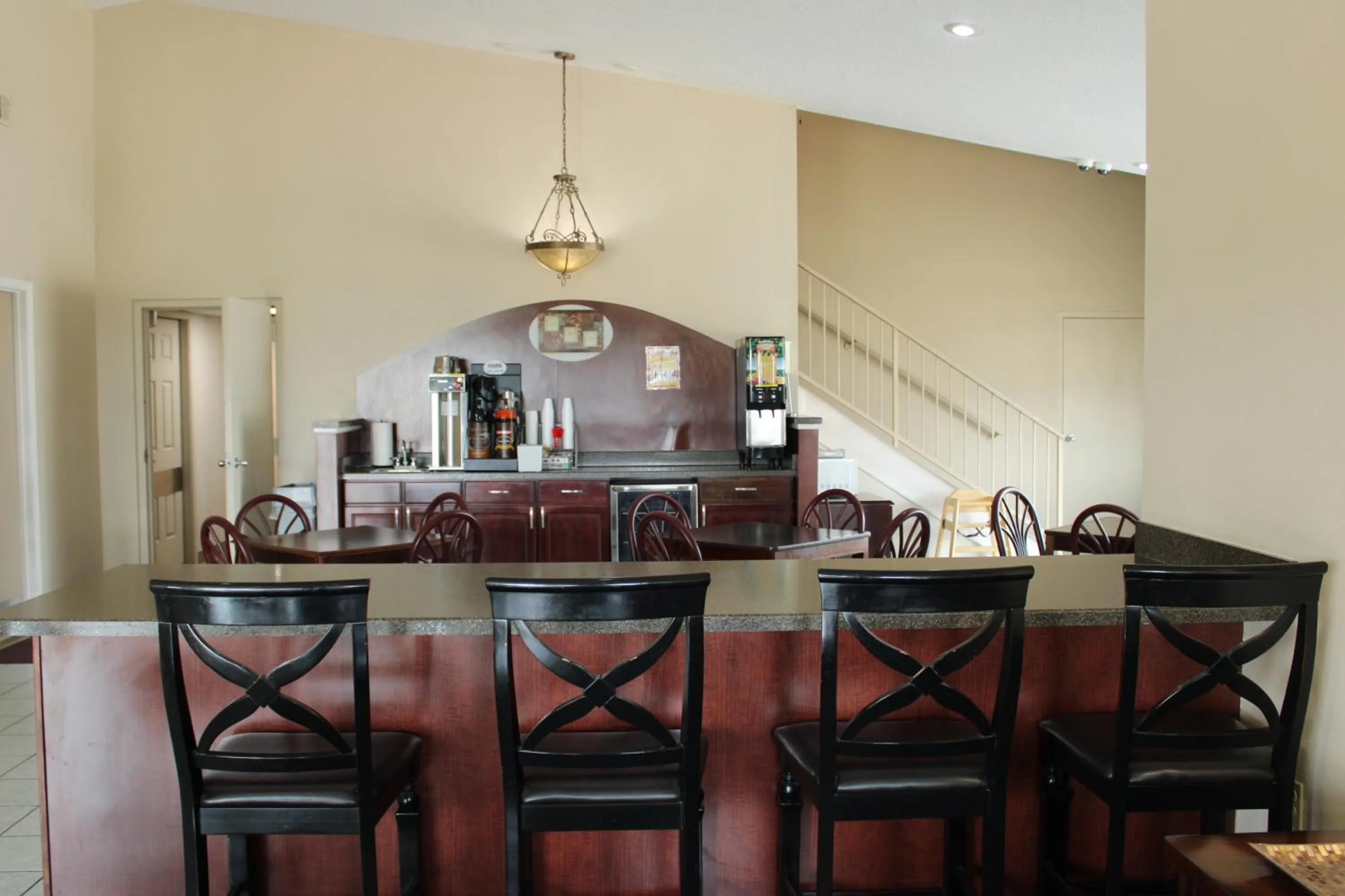 Seating area in Boarders Inn and Suites by Cobblestone Lamar Missouri