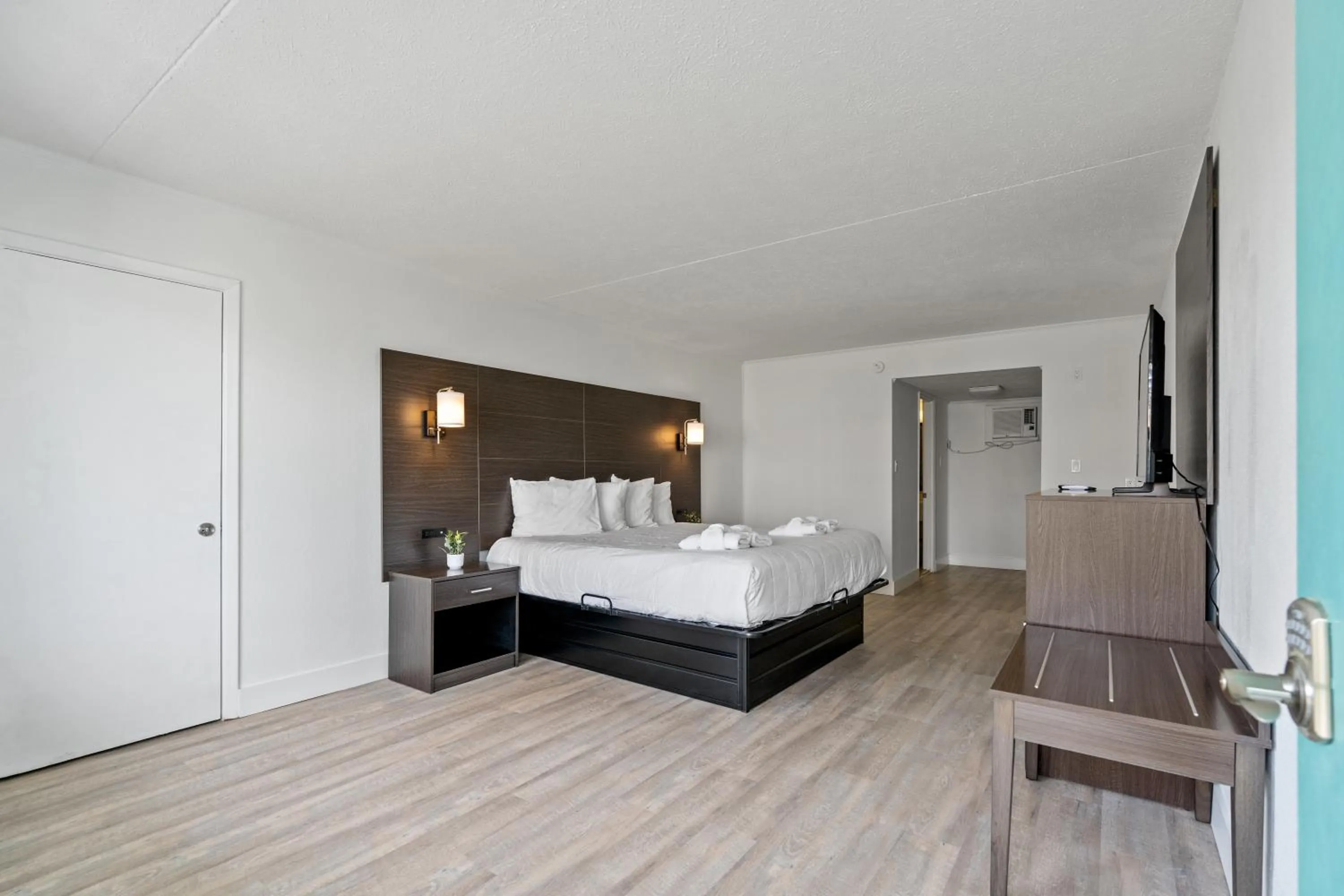 Bedroom, Bed in The Mermaid Inn