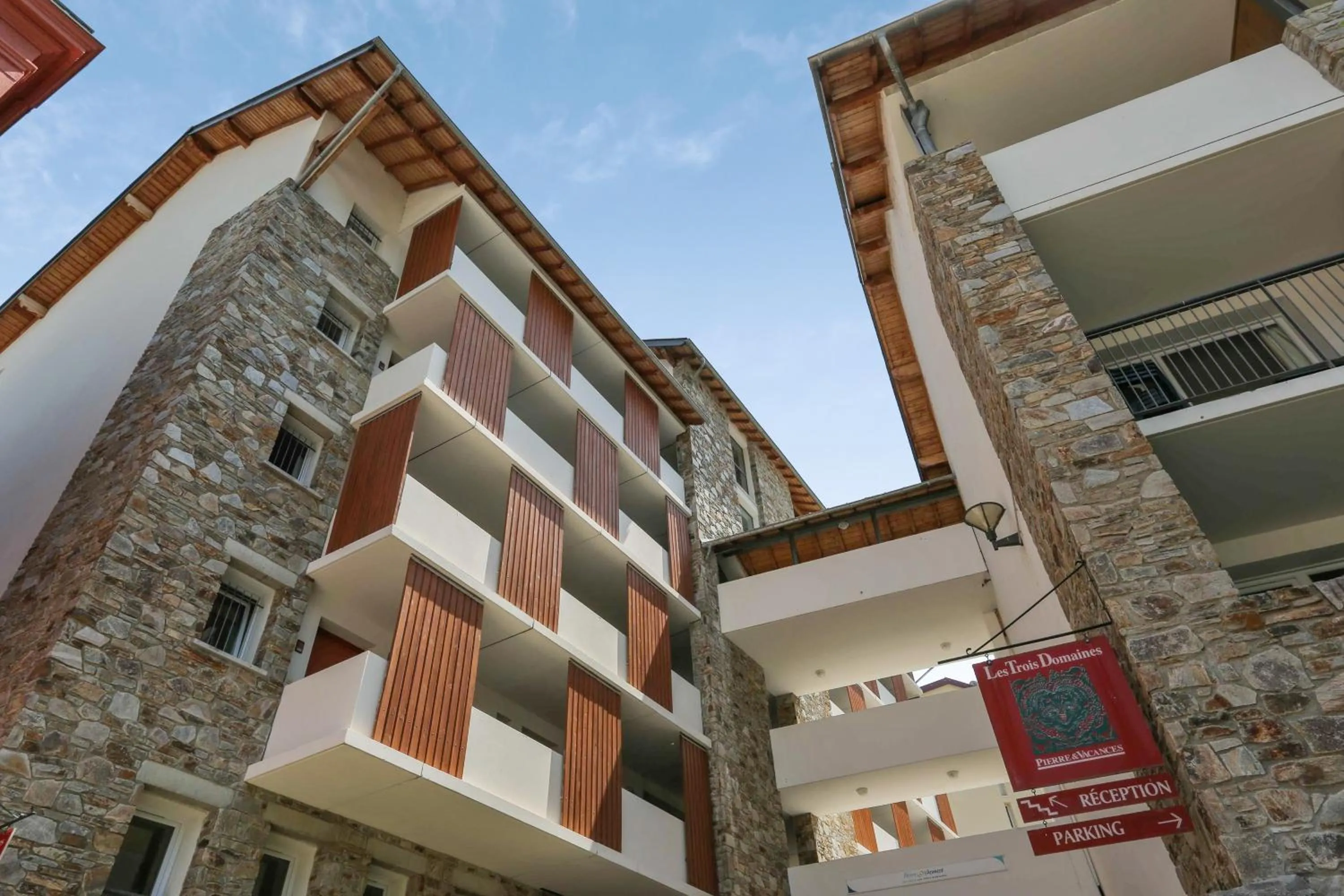 Property building in Résidence Pierre & Vacances Les Trois Domaines