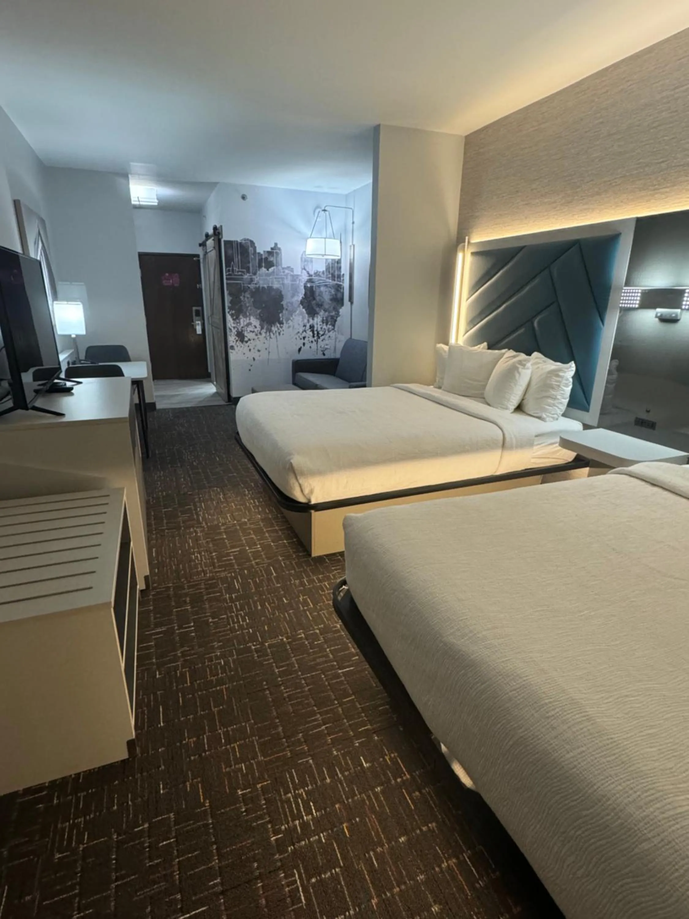 Queen Room with Two Queen Beds in Brentwood Suites Nashville, an Ascend Collection Hotel