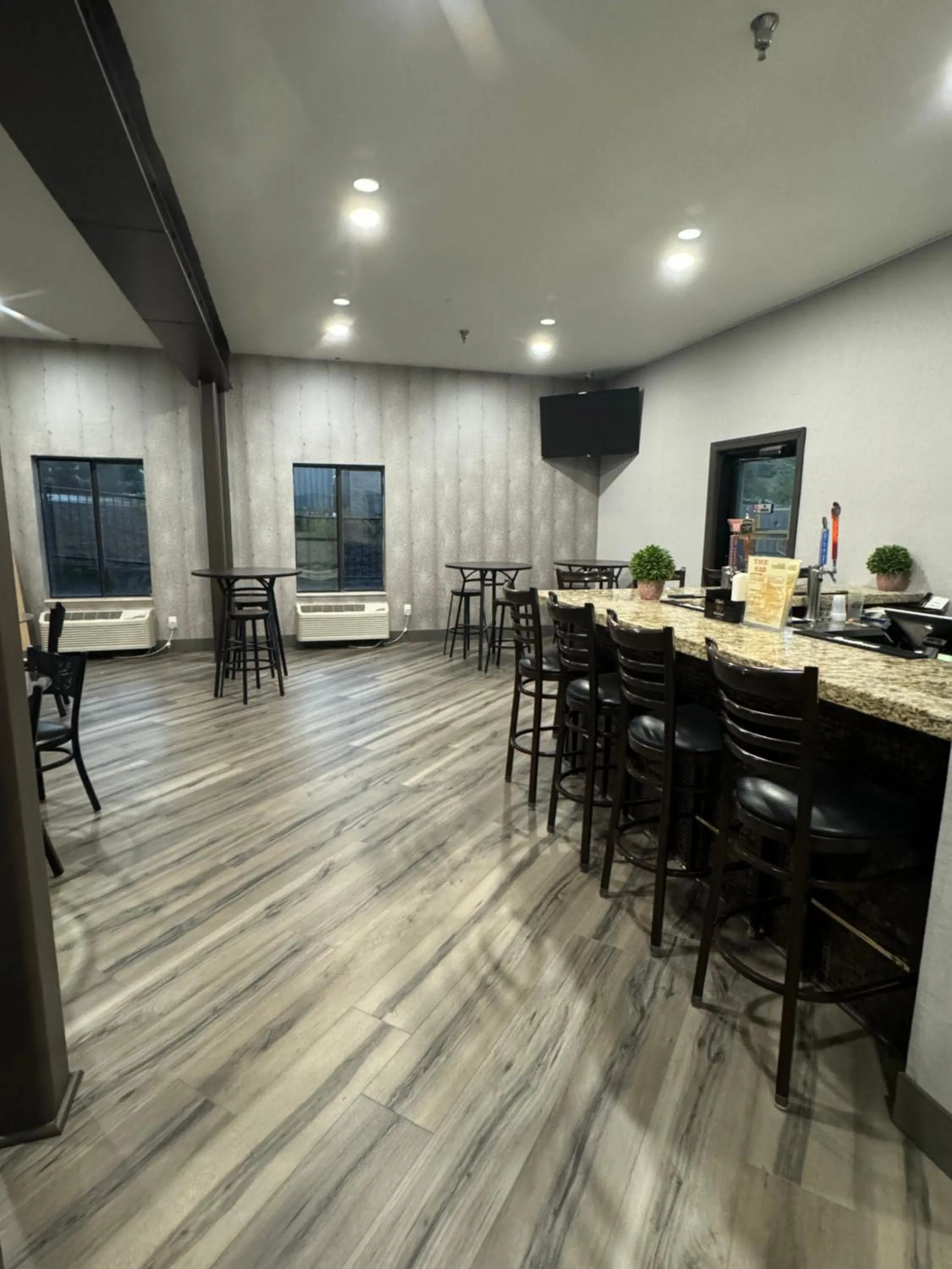 Restaurant/places to eat in Brentwood Suites Nashville, an Ascend Collection Hotel