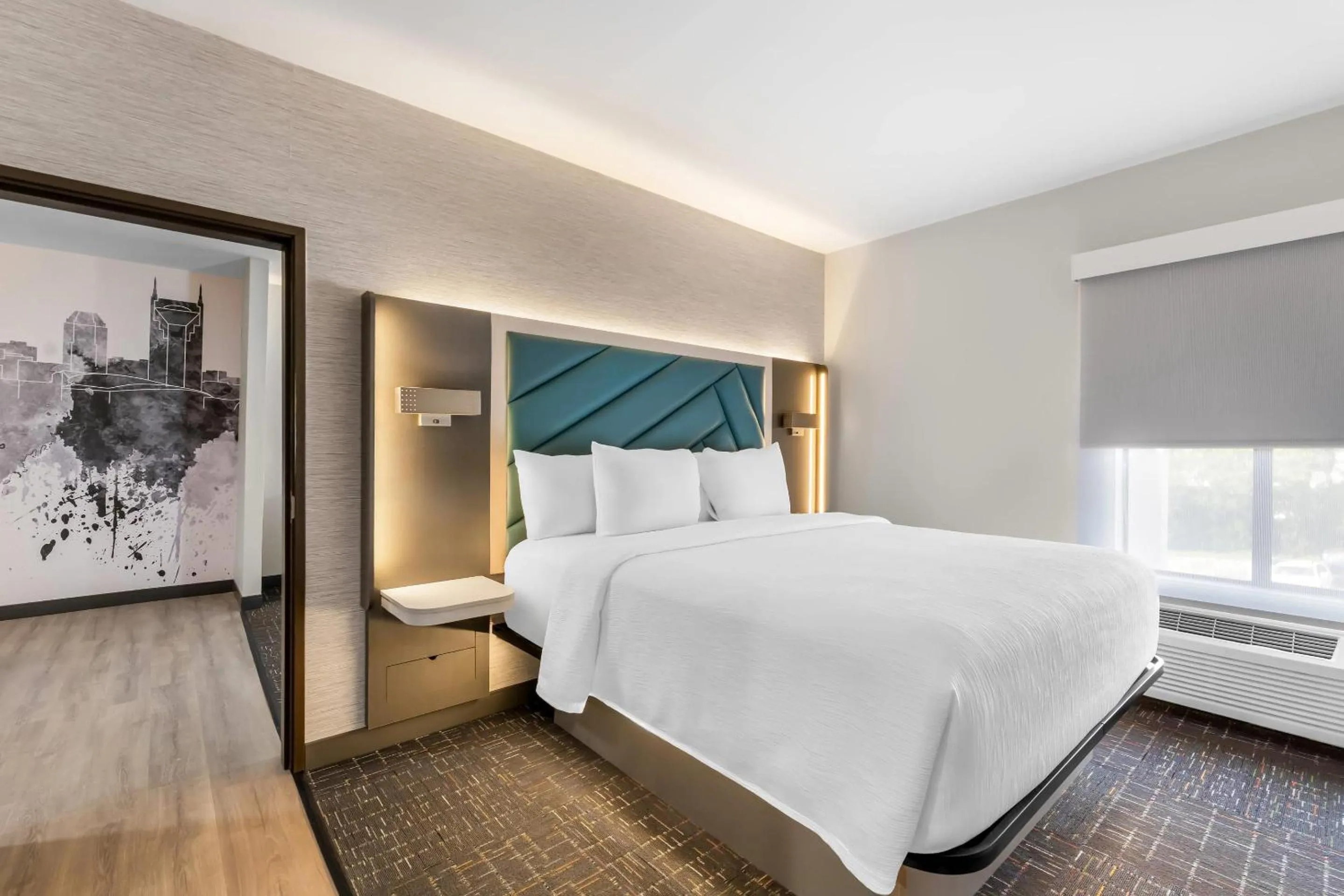 Bedroom, Bed in Brentwood Suites Nashville, an Ascend Collection Hotel