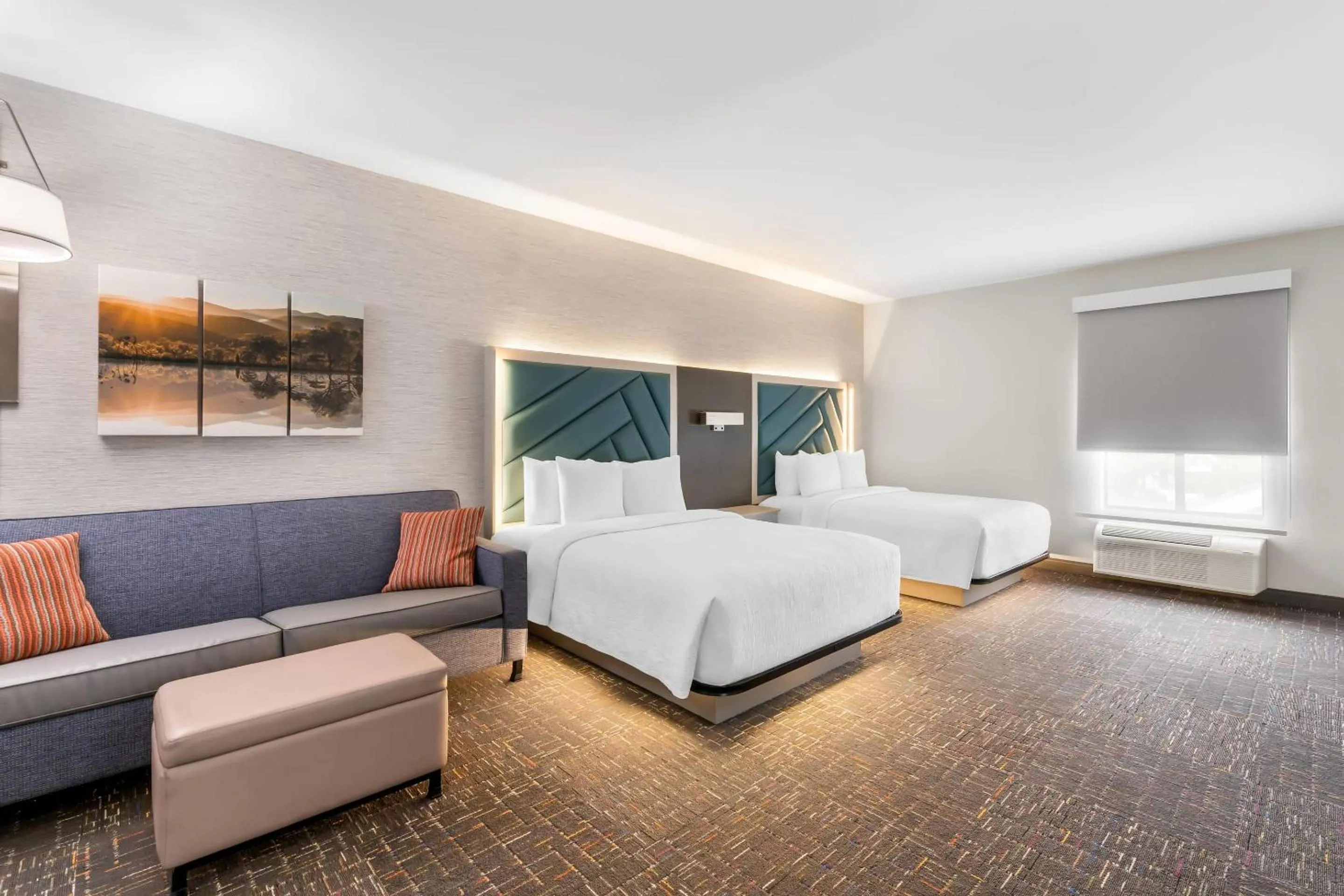 Bedroom, Bed in Brentwood Suites Nashville, an Ascend Collection Hotel