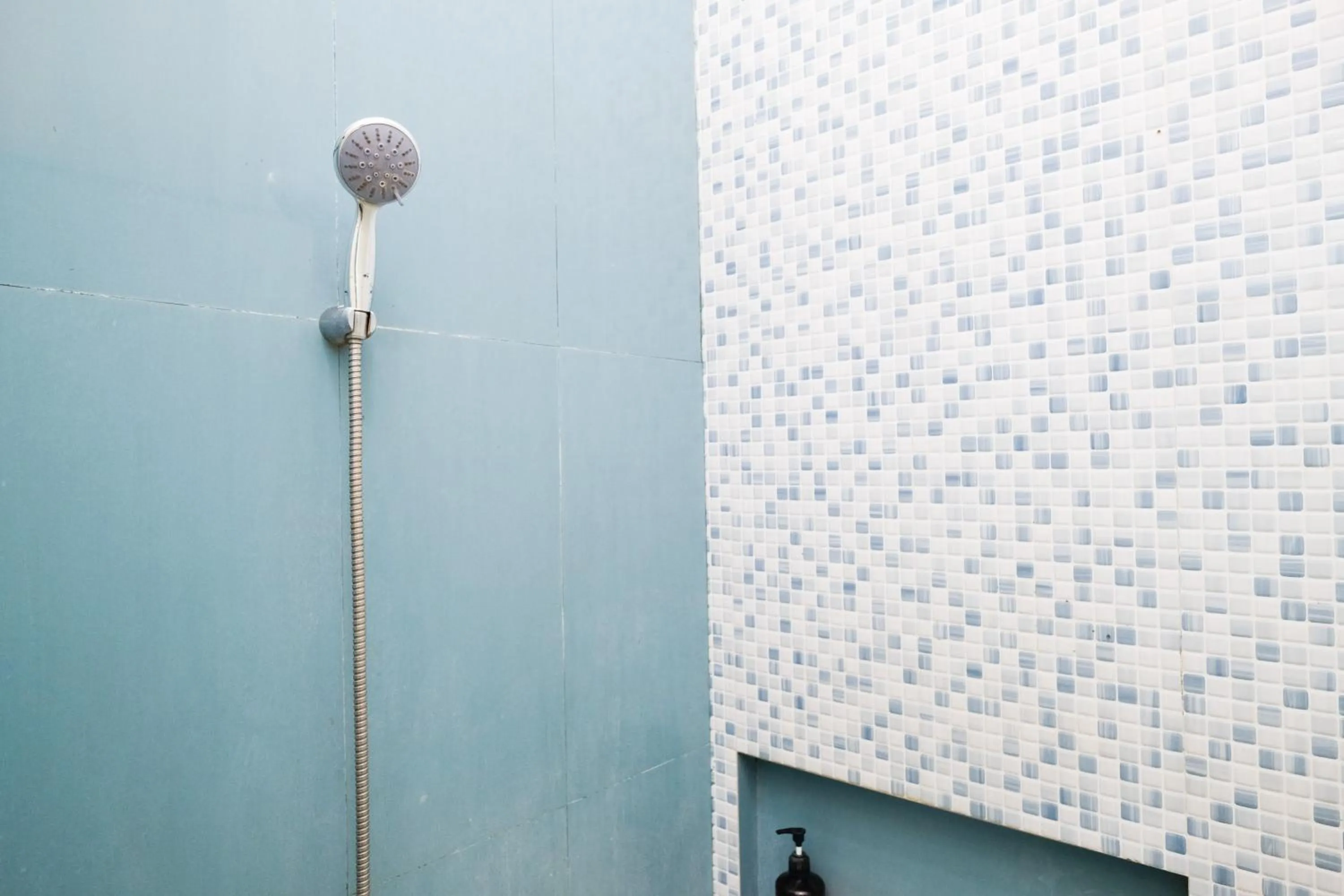 Bathroom in RedDoorz near UMY Yogyakarta 3