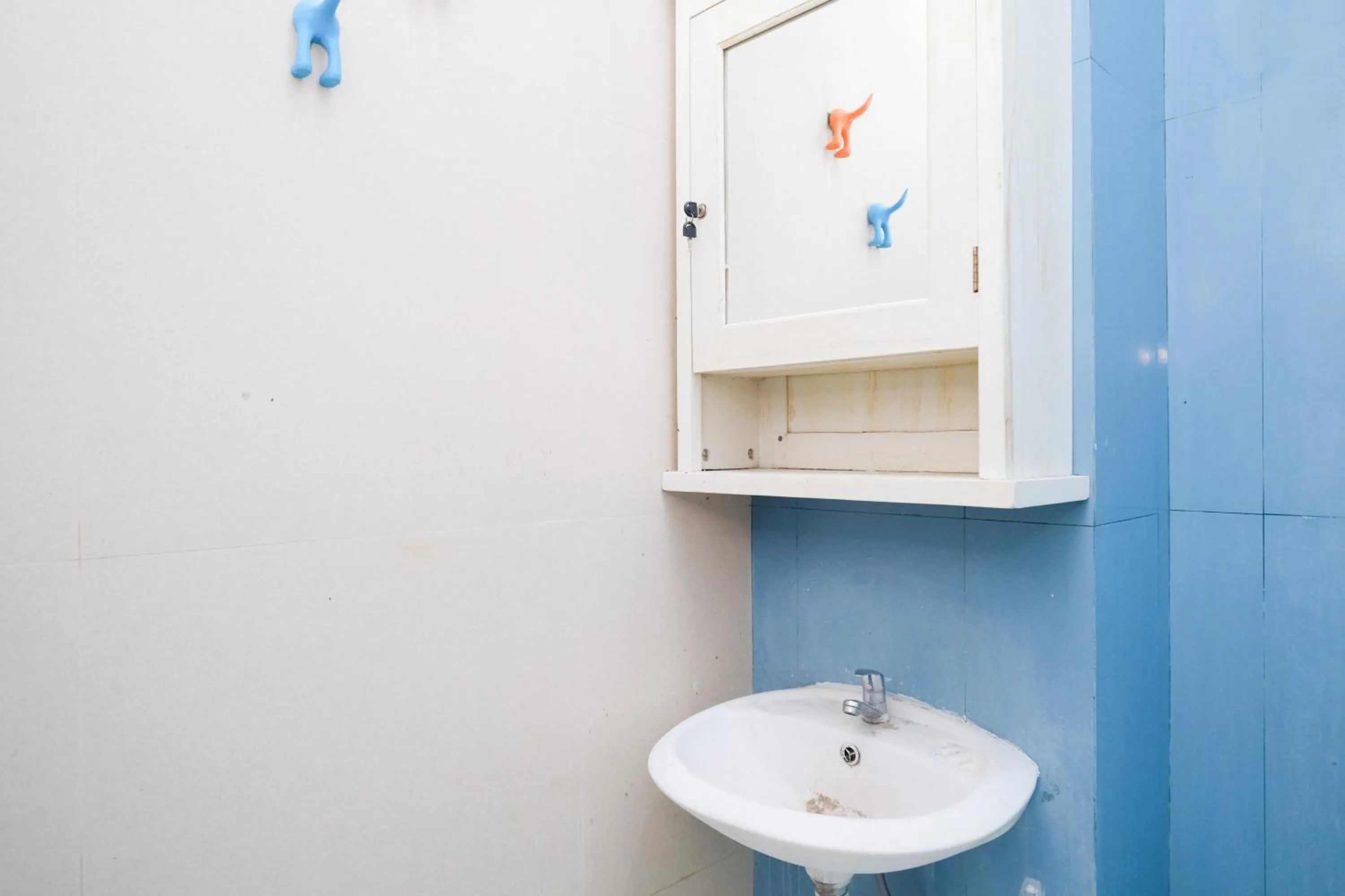 Bathroom in RedDoorz near UMY Yogyakarta 3