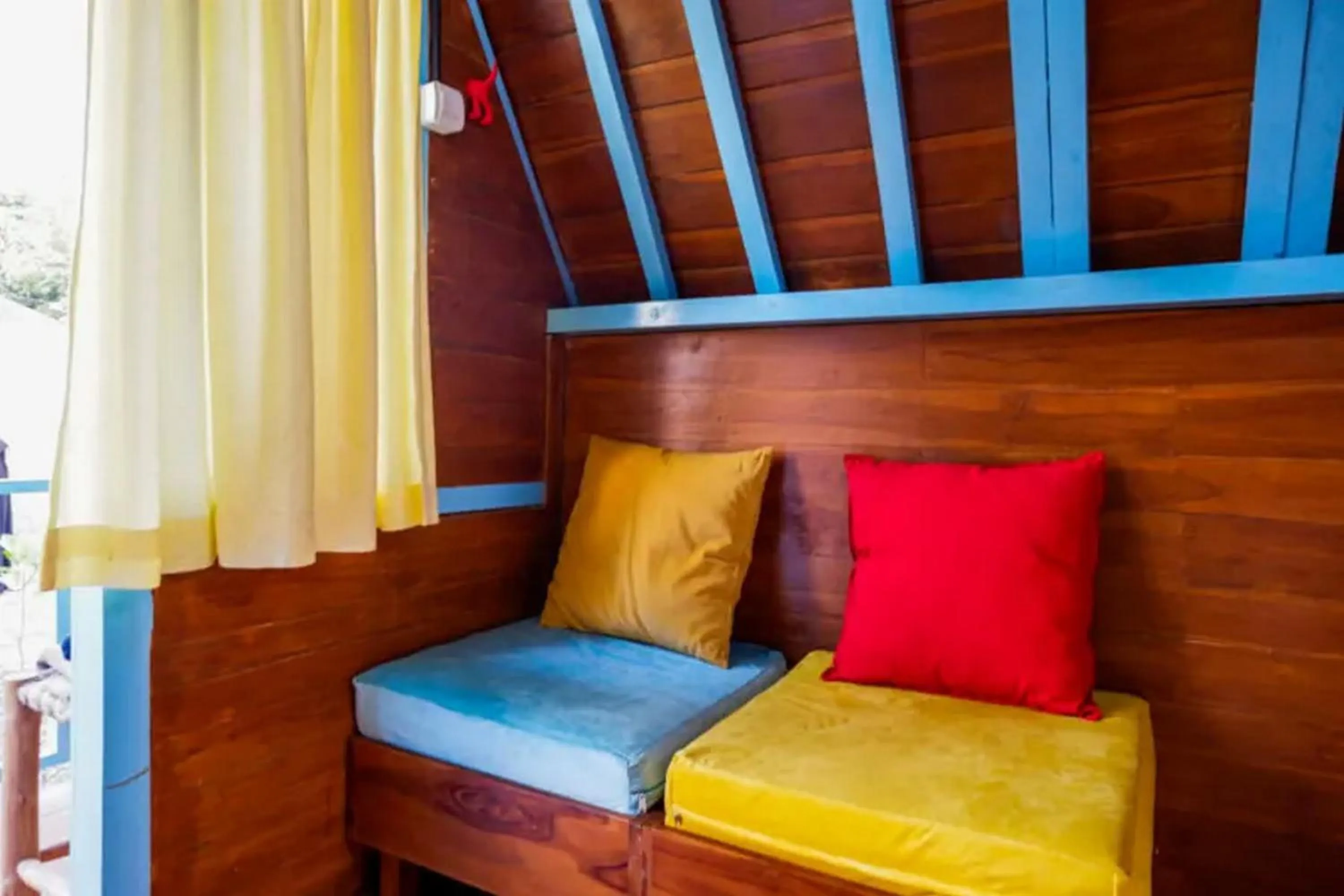 Seating area in RedDoorz near UMY Yogyakarta 3