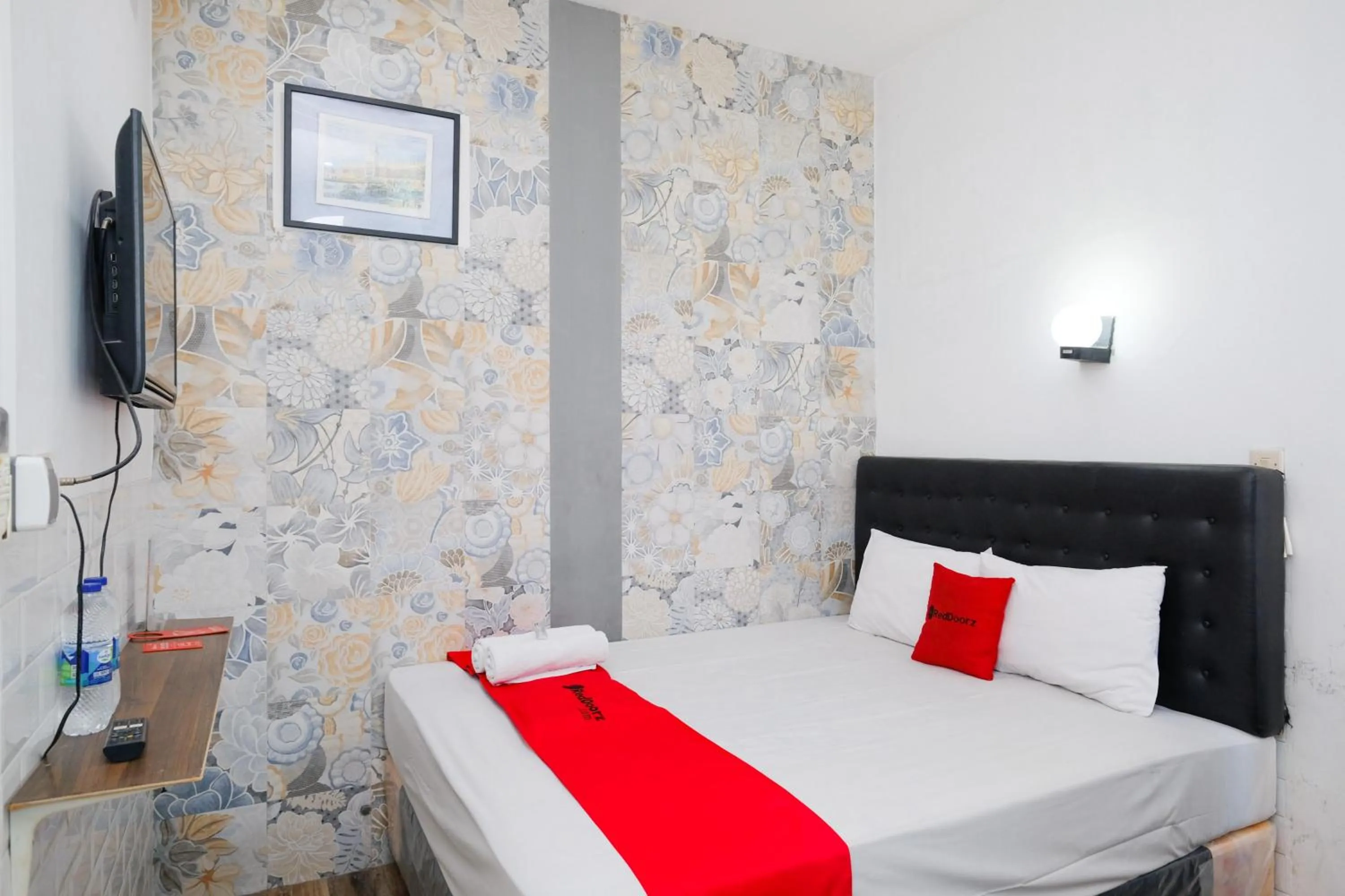 Bedroom, Bed in RedDoorz near UMY Yogyakarta 3