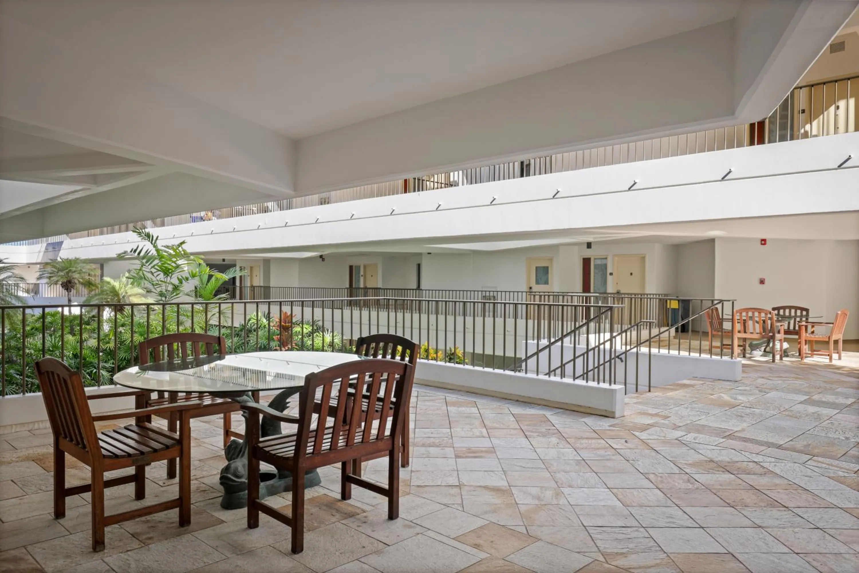 Lobby or reception in Royal Sea Cliff Kona by OUTRIGGER