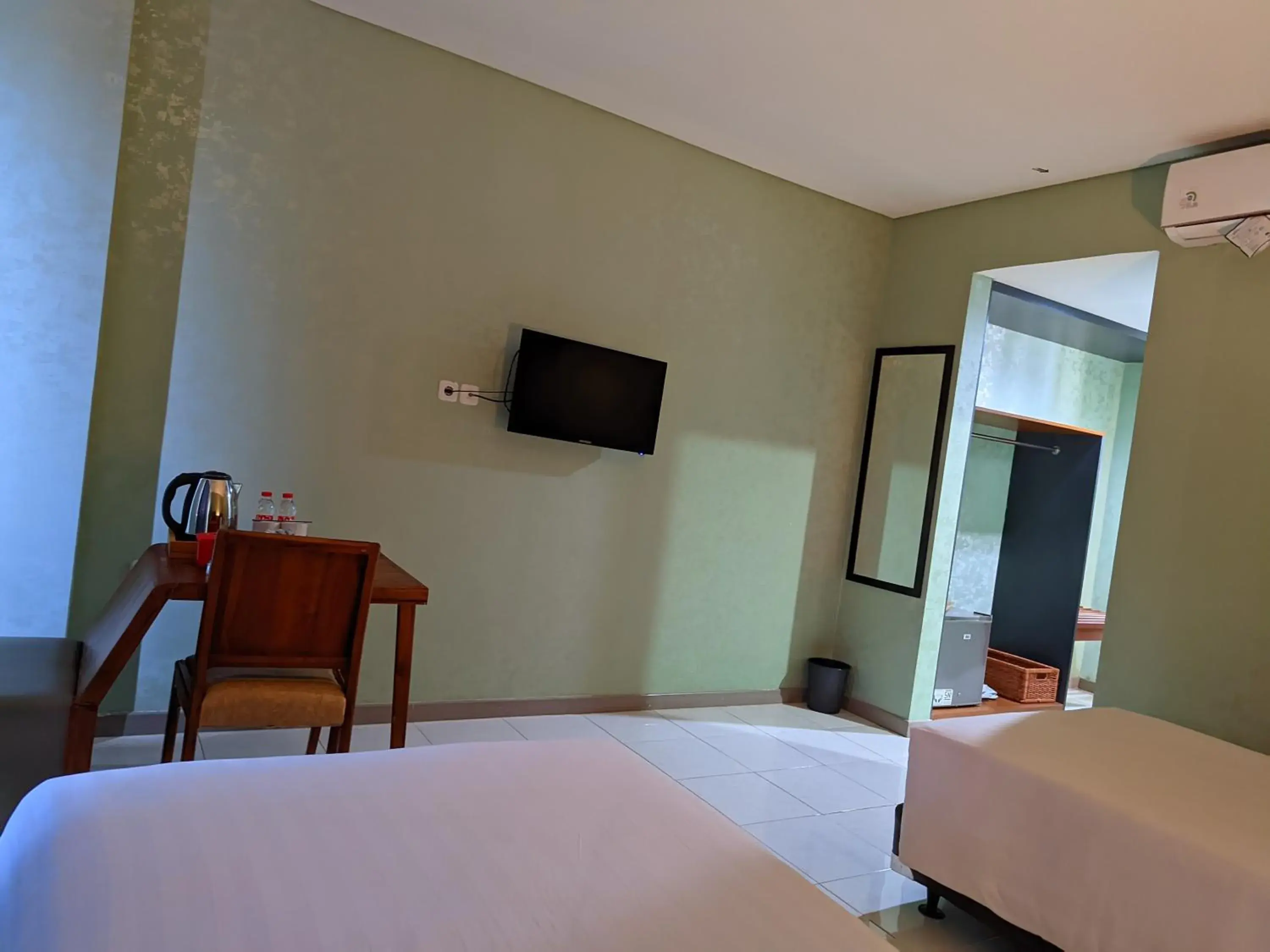 Superior Twin Room in Hotel Nalendra Plaza Subang Superior Twin Room in Hotel Nalendra Plaza Subang