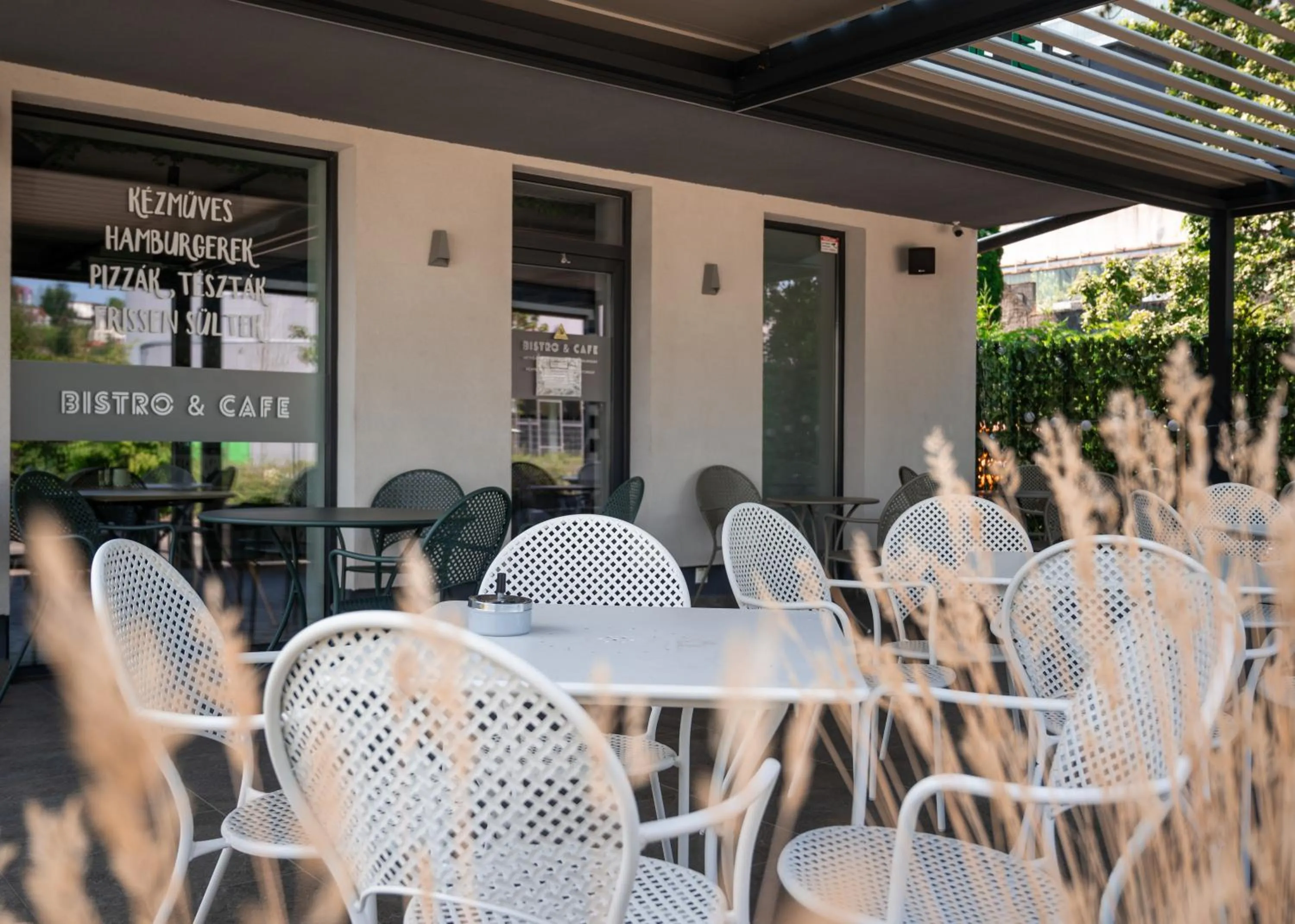 Restaurant/places to eat in Lignum Hotel