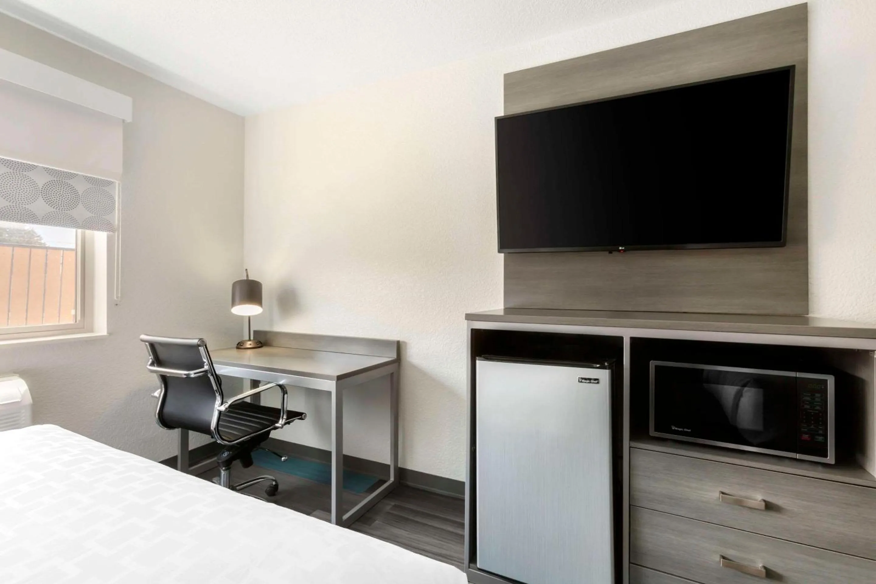 Bedroom, Bed in Clarion Pointe Prescott Valley