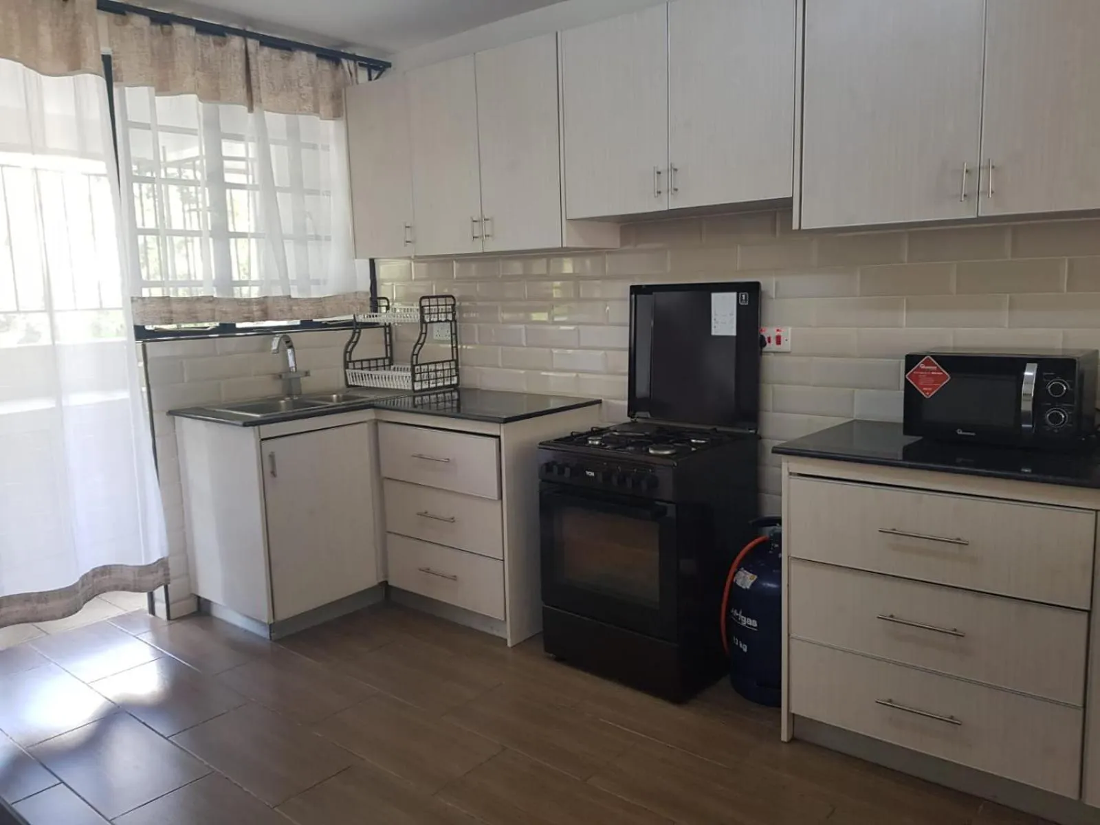 Kitchen or kitchenette in Erica Residences - Riverside