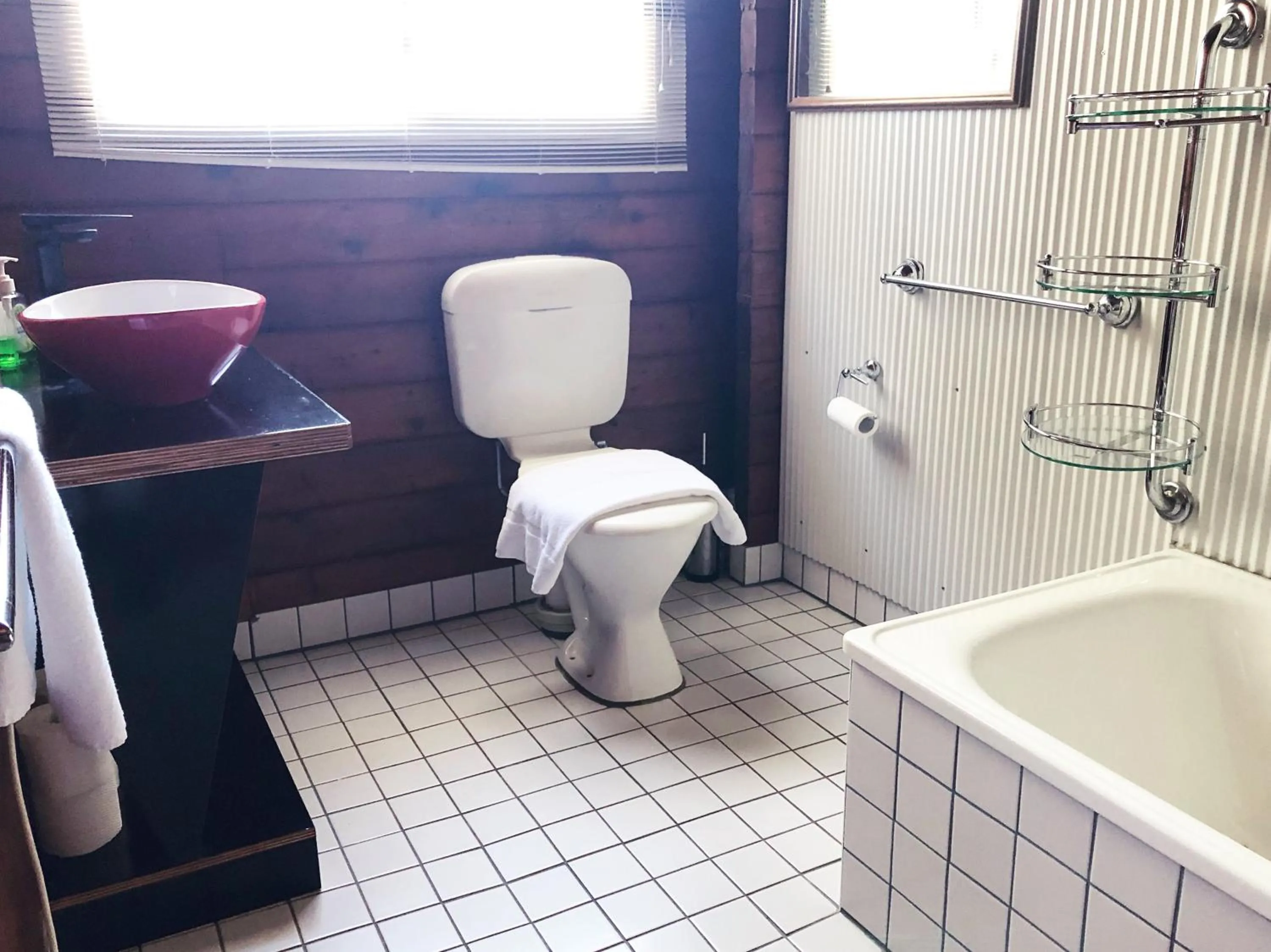 Shower in Pieter van Gent Winery & Vineyard