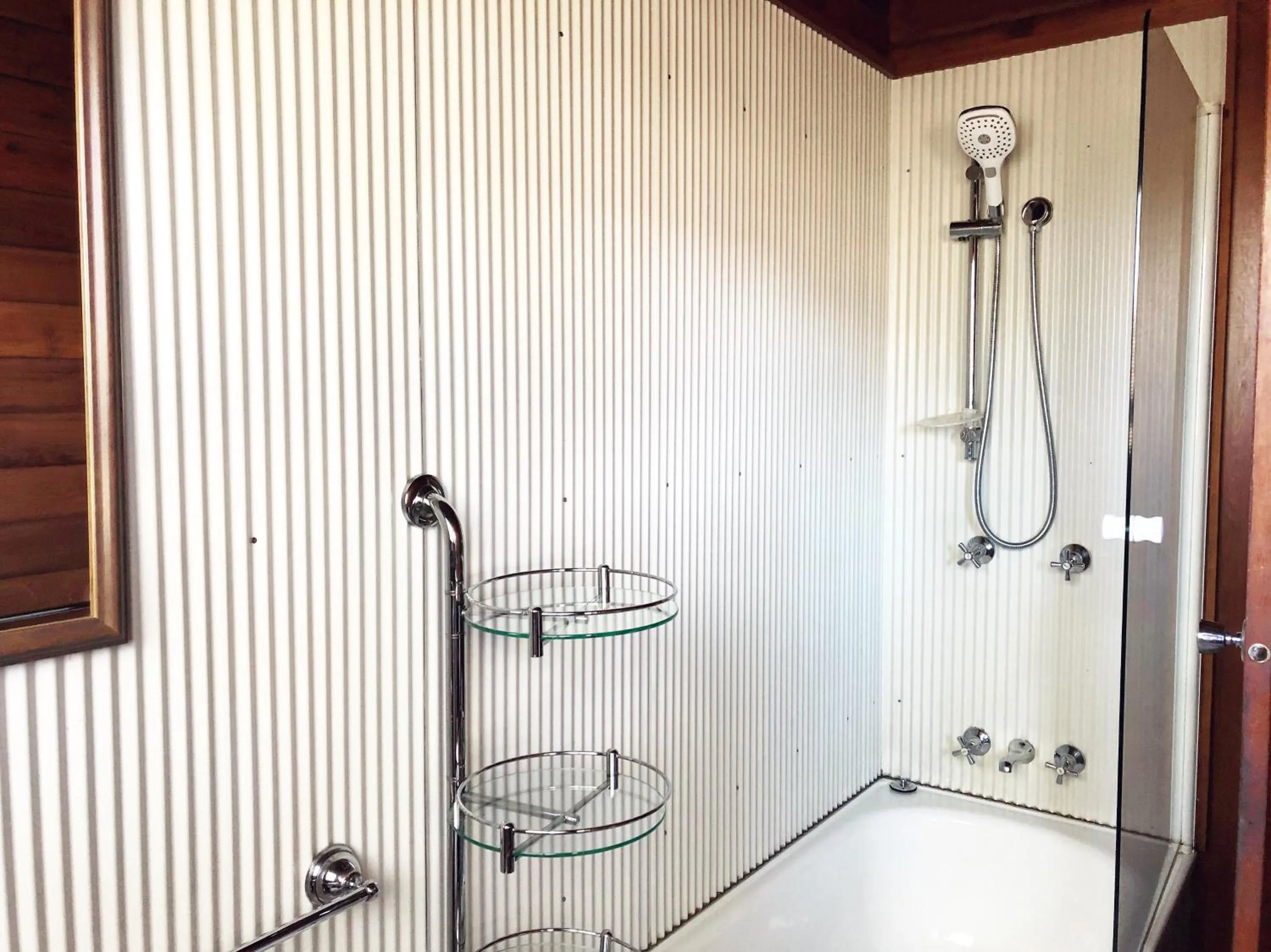 Shower in Pieter van Gent Winery & Vineyard