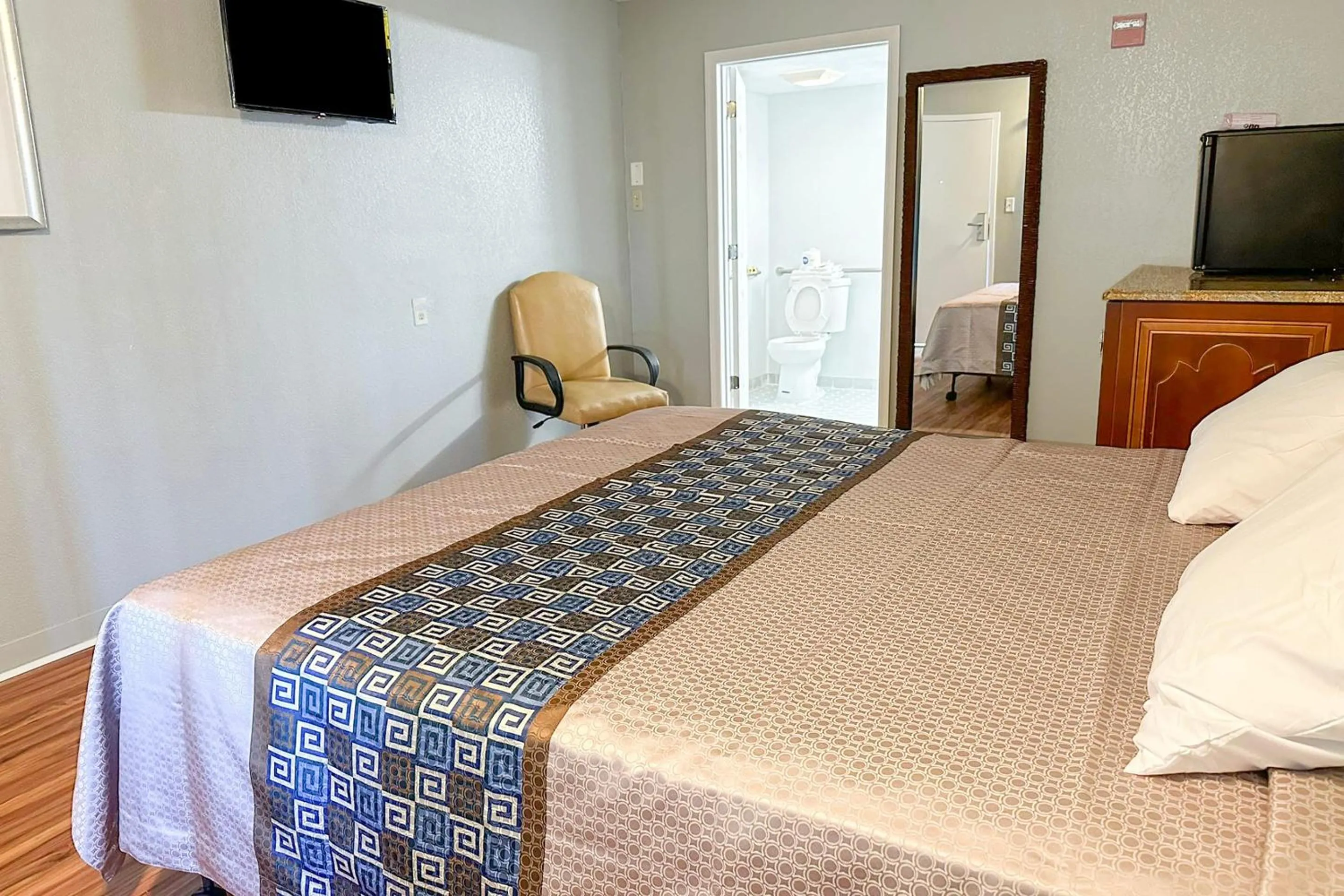 Bedroom, Bed in Hahira Inn By OYO near Valdosta