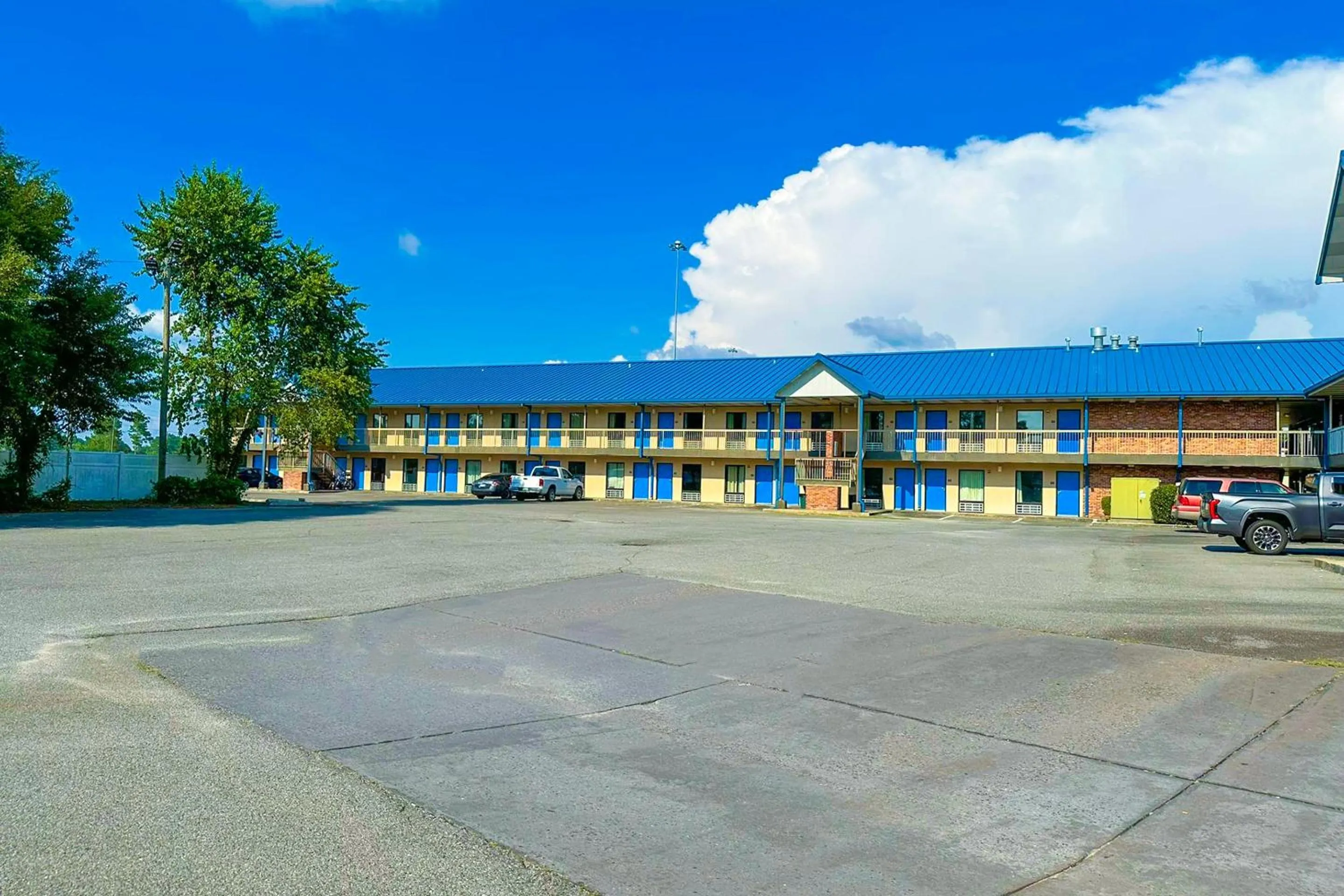 Facade/entrance in Hahira Inn By OYO near Valdosta