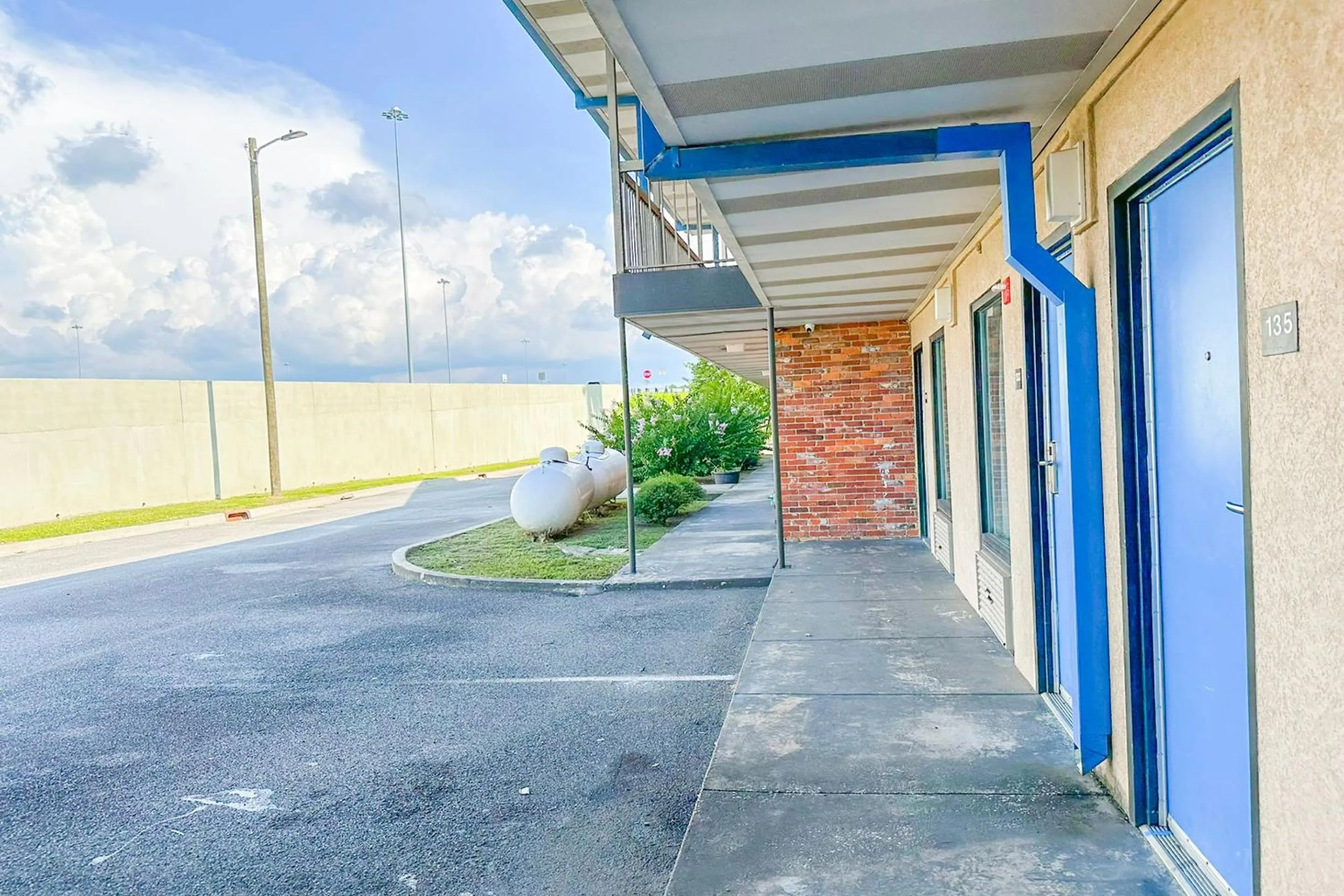 Lobby or reception in Hahira Inn By OYO near Valdosta