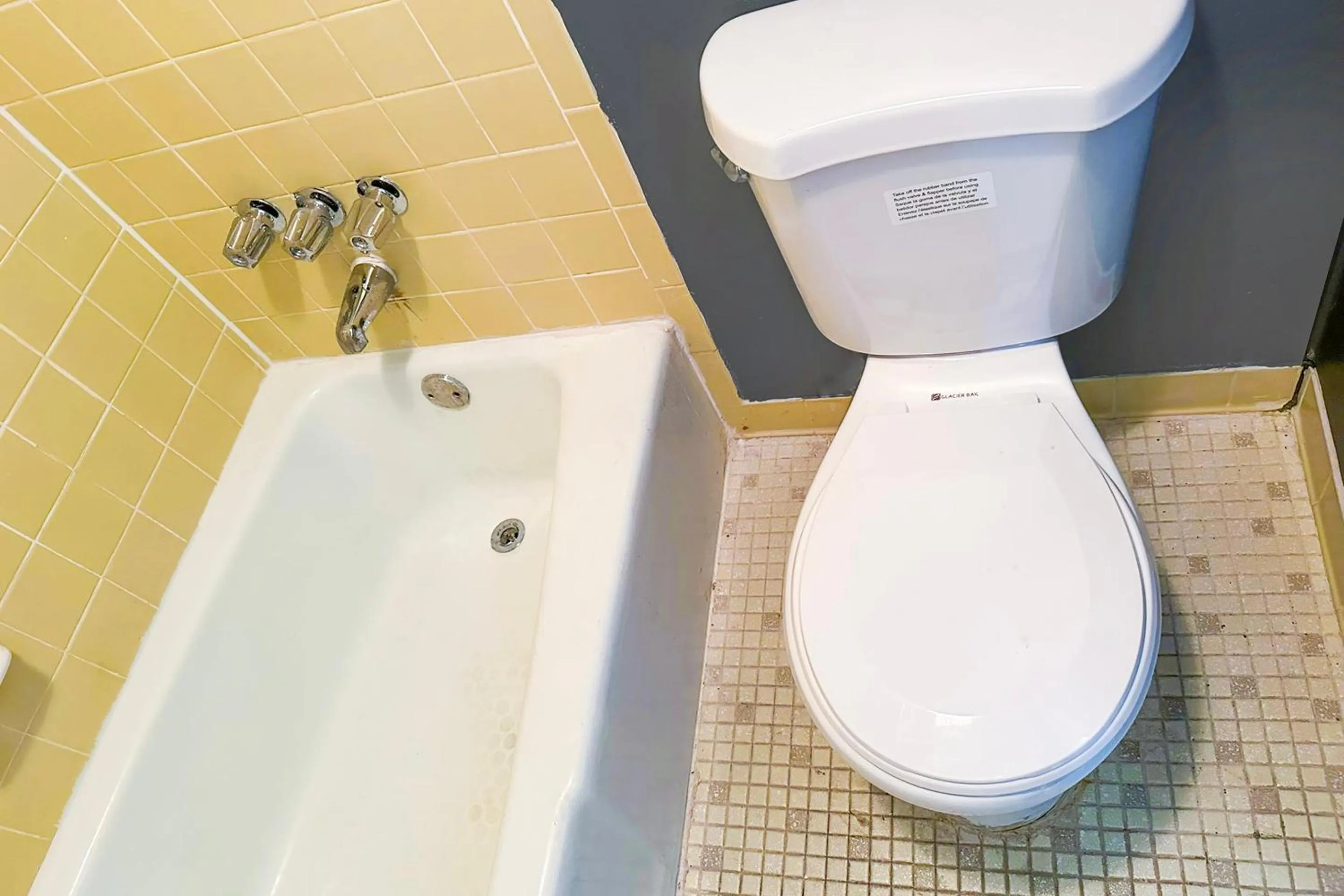 Bathroom in Hahira Inn By OYO near Valdosta