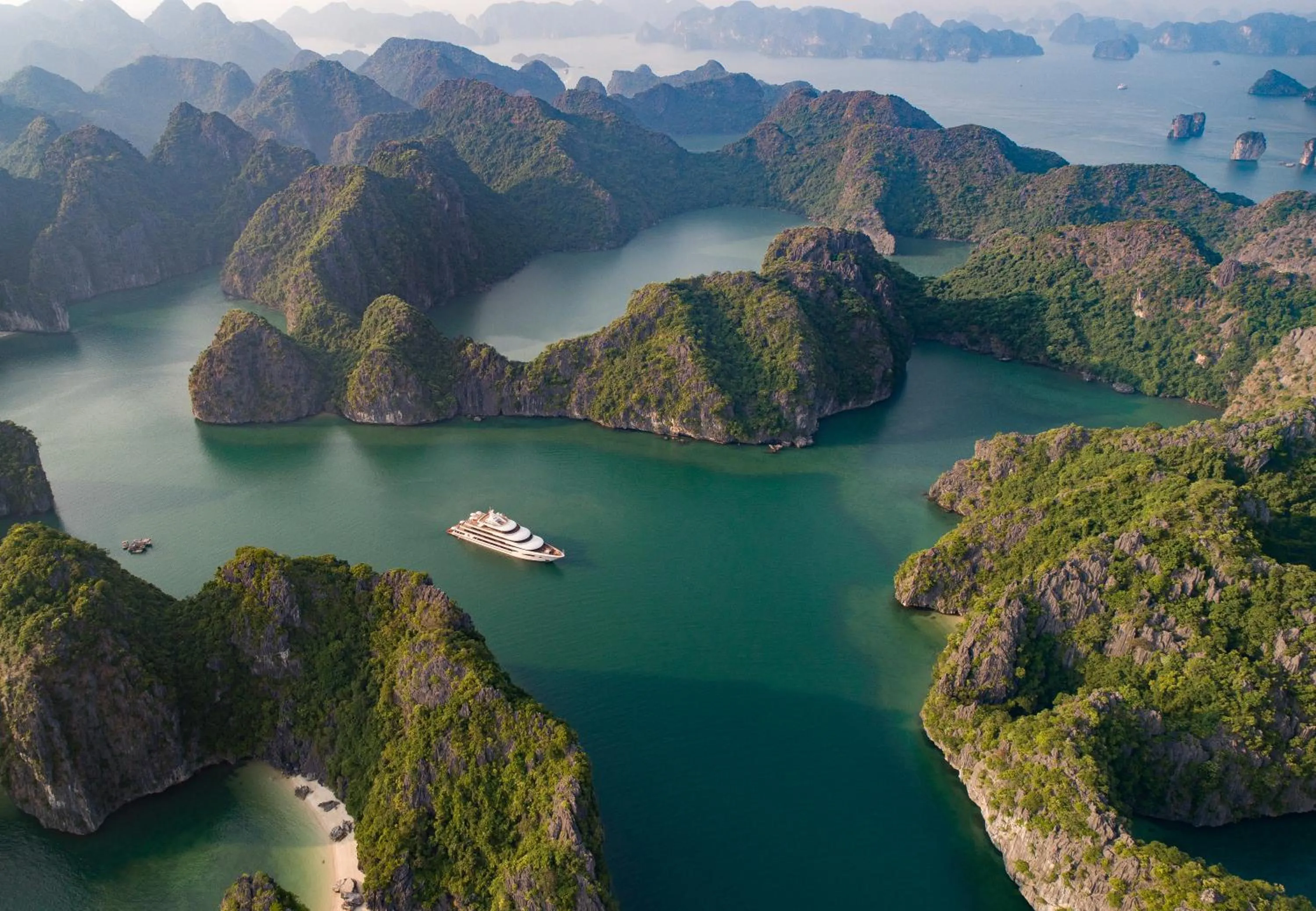 Property building in Scarlet Pearl Cruises - Wonder On Lan Ha Bay