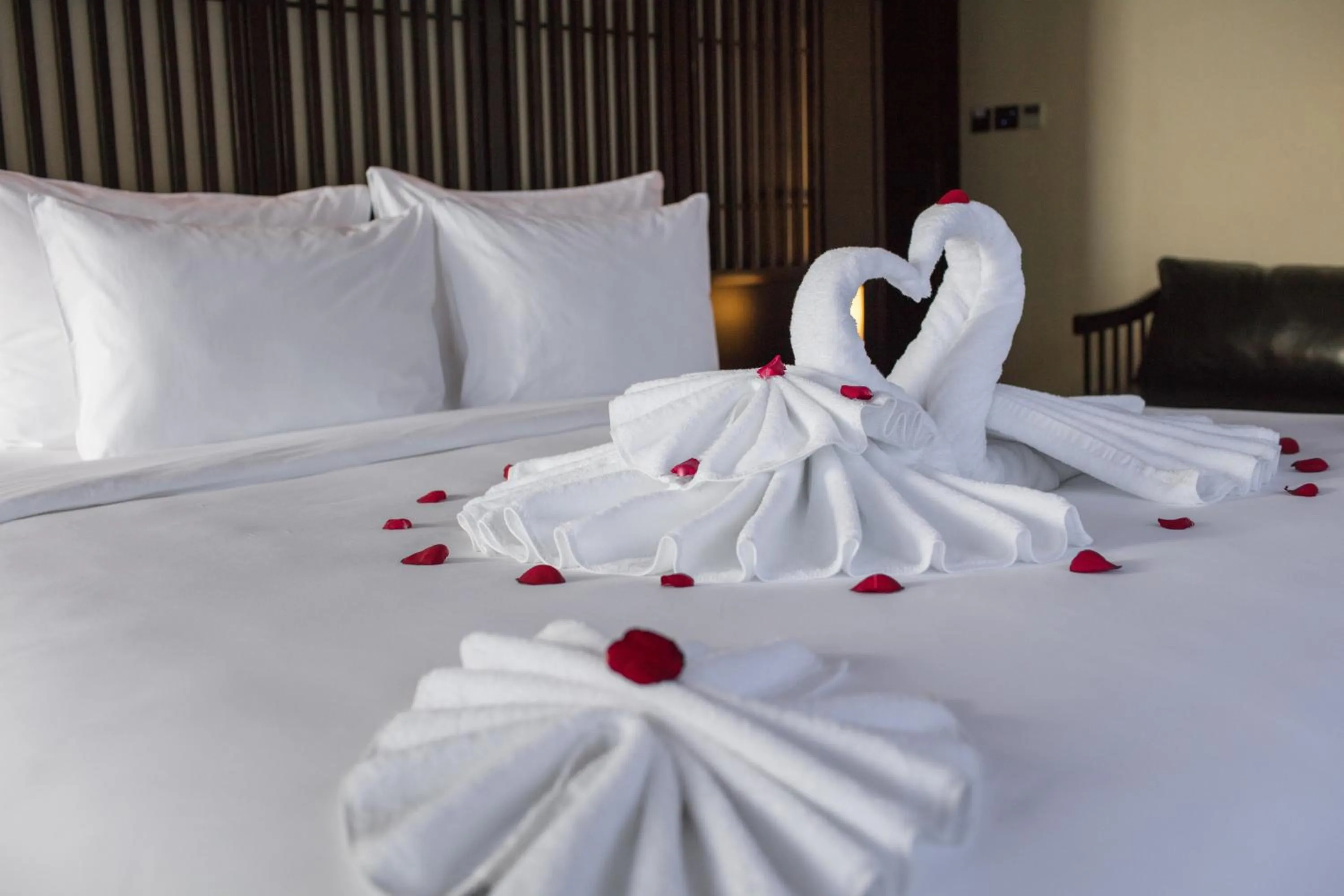 Bed in Scarlet Pearl Cruises - Wonder On Lan Ha Bay