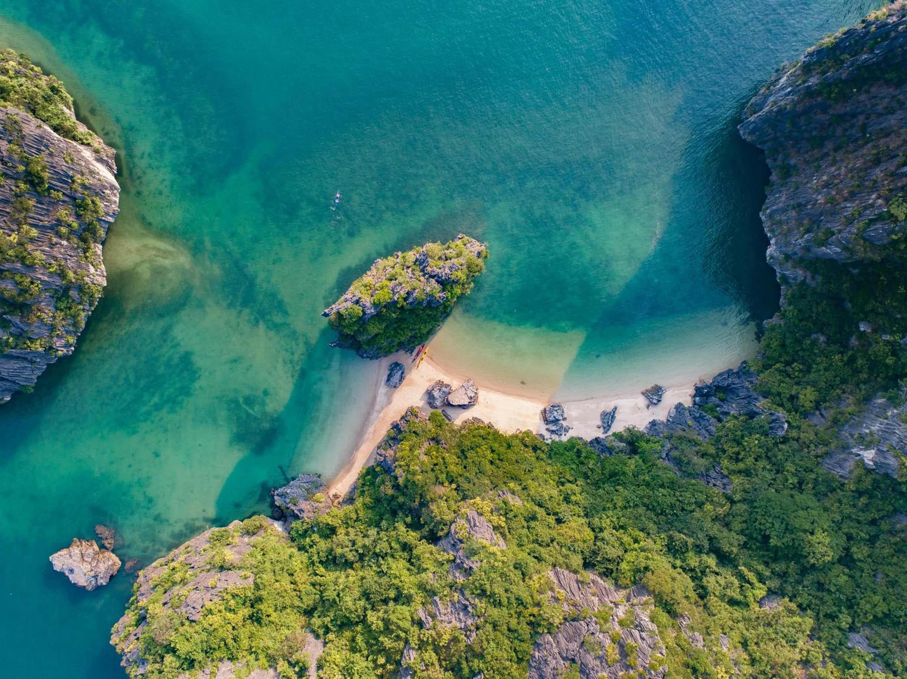 Property building in Scarlet Pearl Cruises - Wonder On Lan Ha Bay