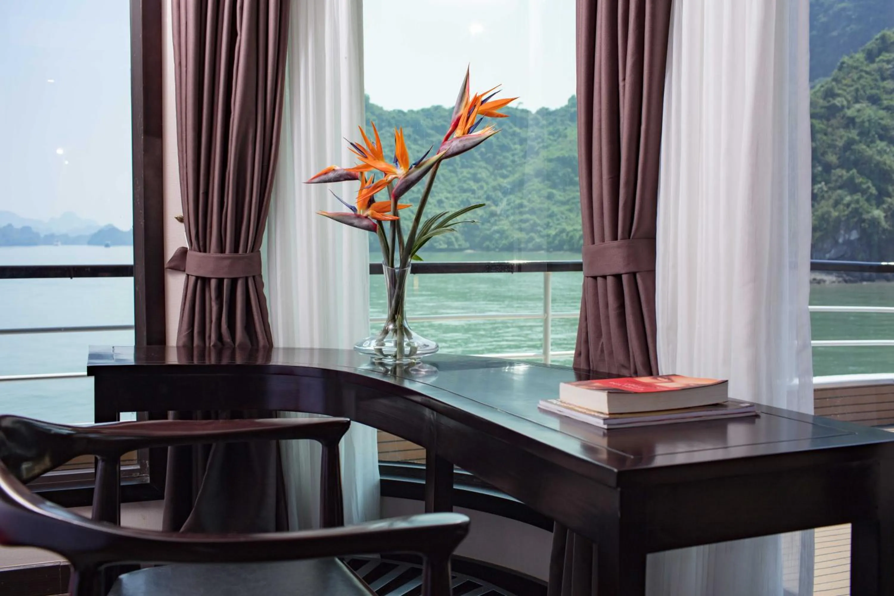 Seating area in Scarlet Pearl Cruises - Wonder On Lan Ha Bay