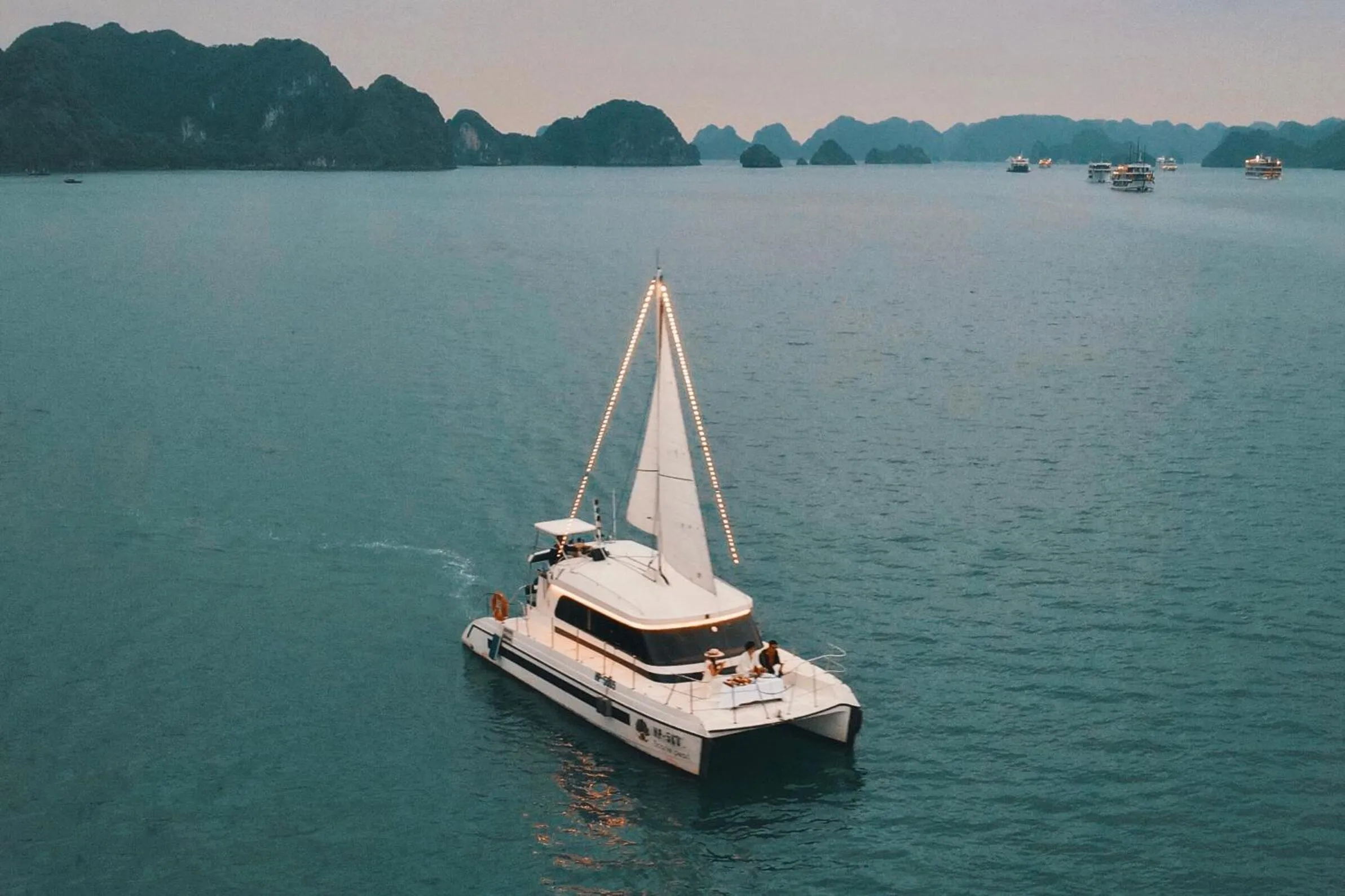 Scarlet Pearl Cruises - Wonder On Lan Ha Bay