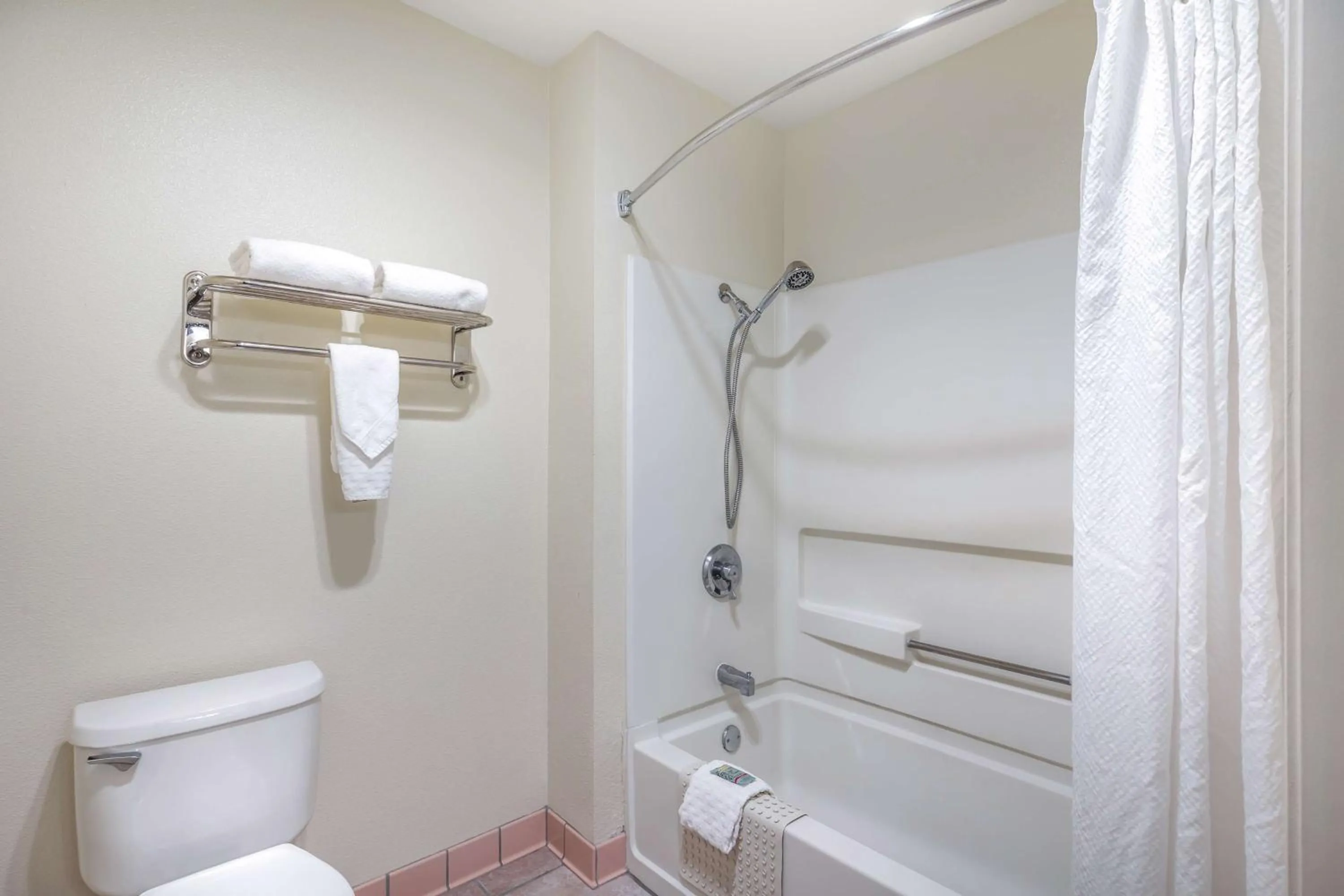 Bathroom in Best Western Capital City Inn