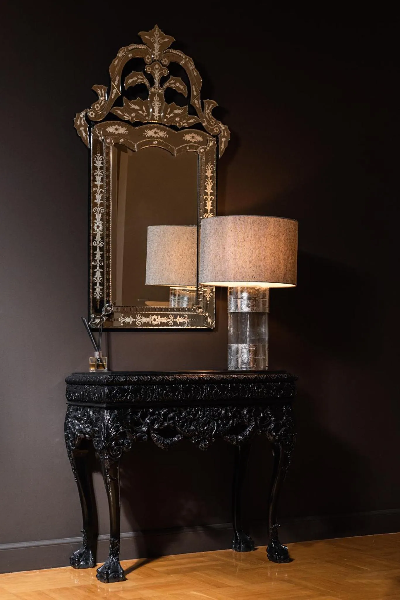 Decorative detail in 33SolonosSuites