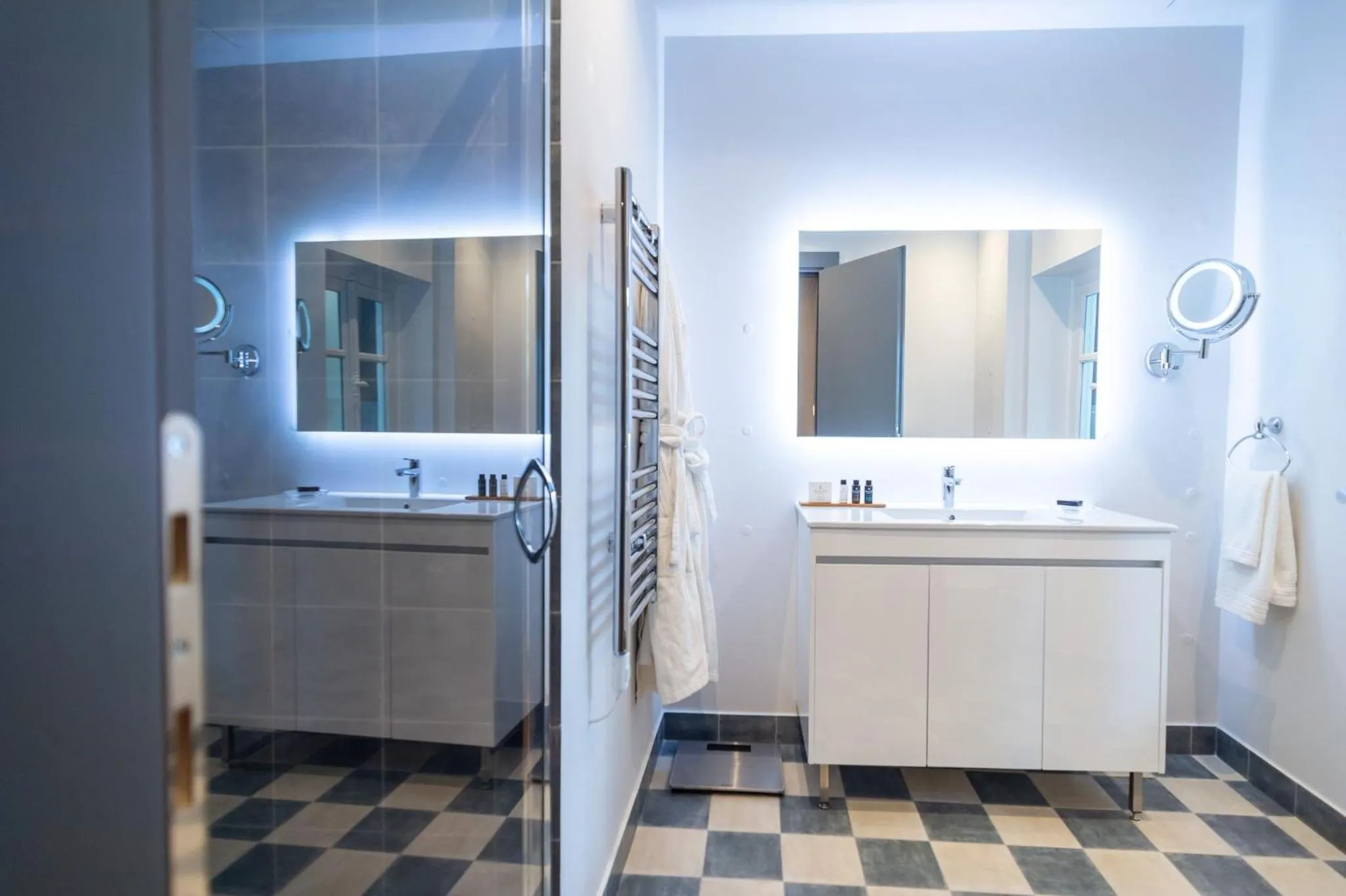 Bathroom in 33SolonosSuites