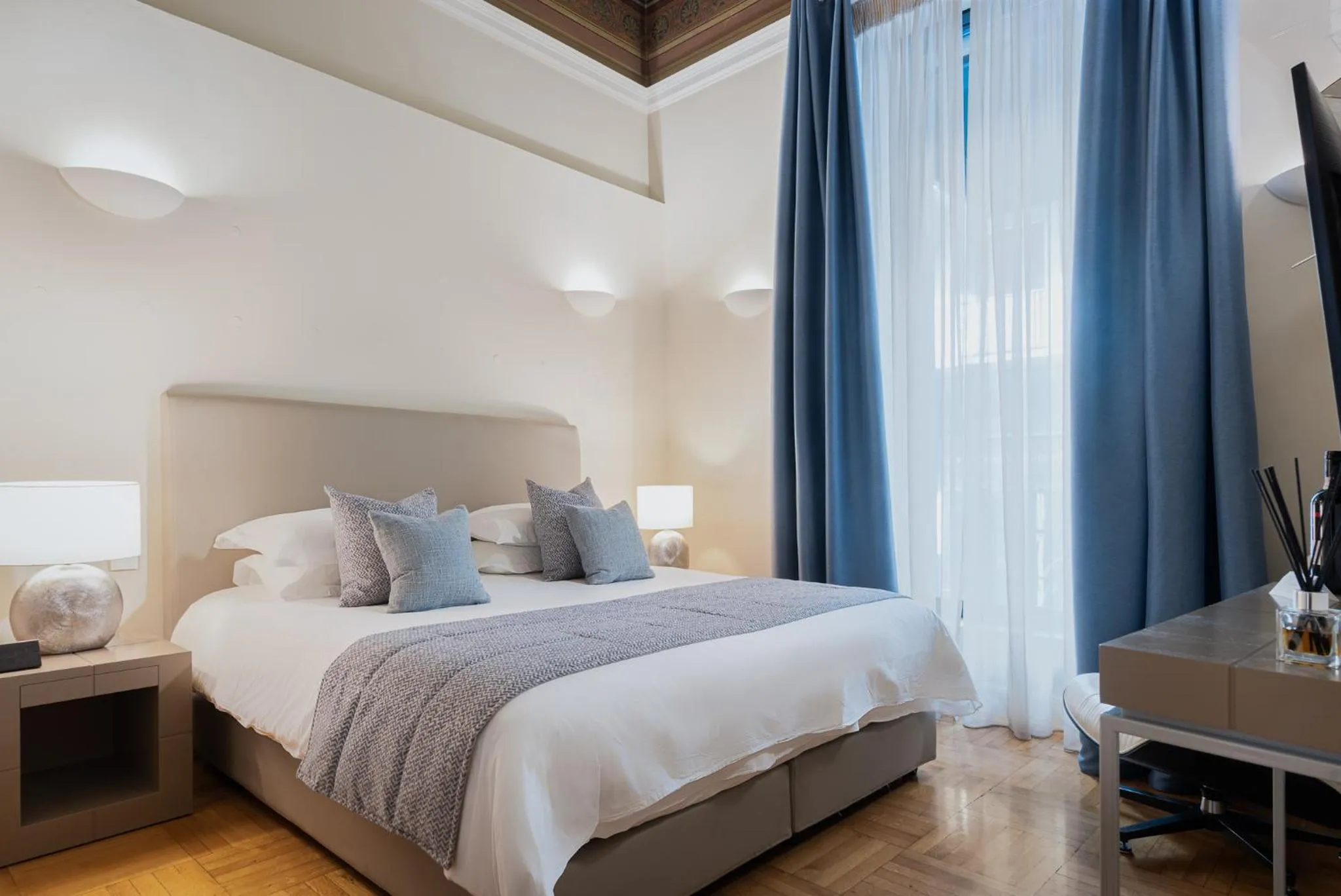 Bed in 33SolonosSuites