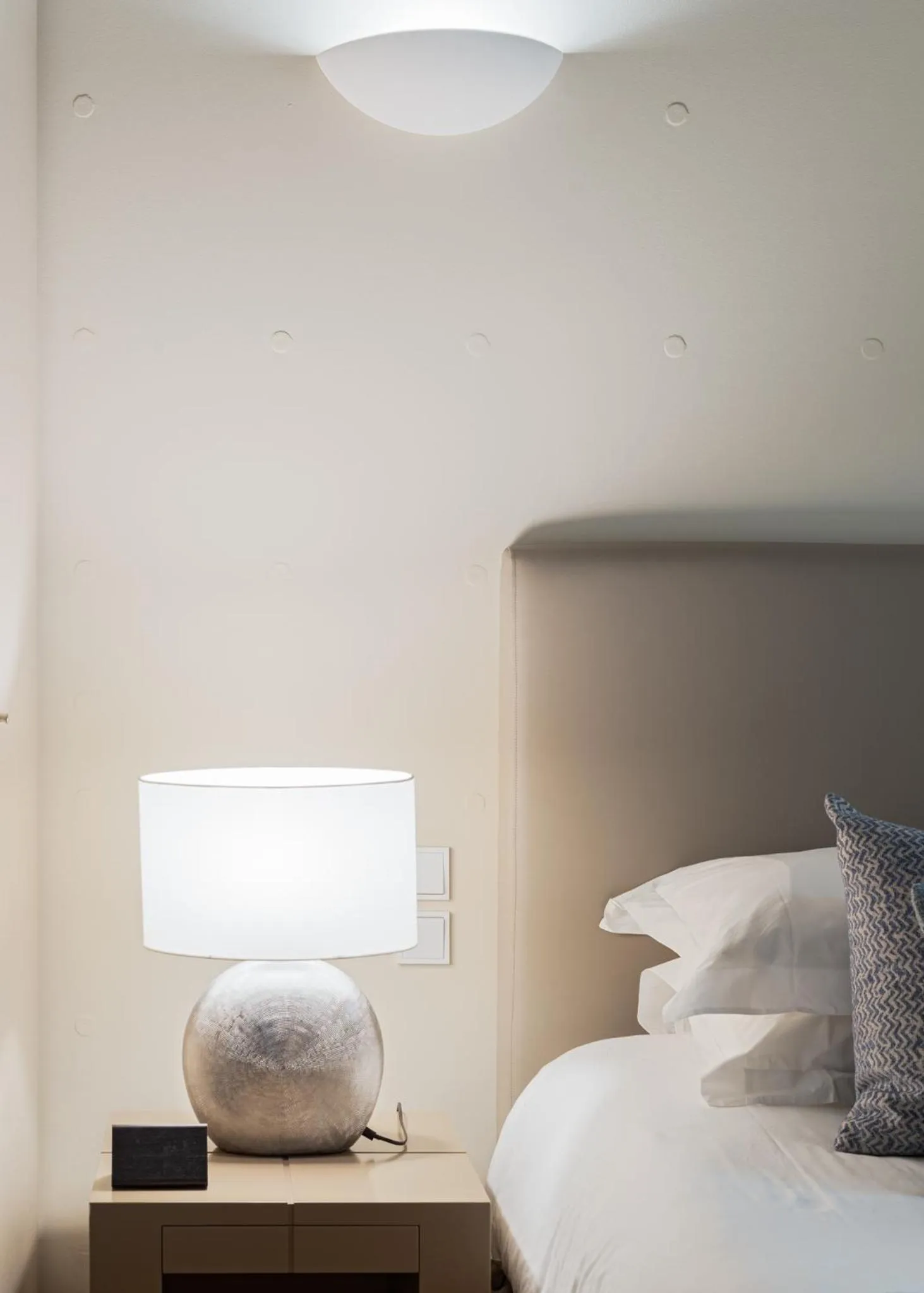 Bed in 33SolonosSuites