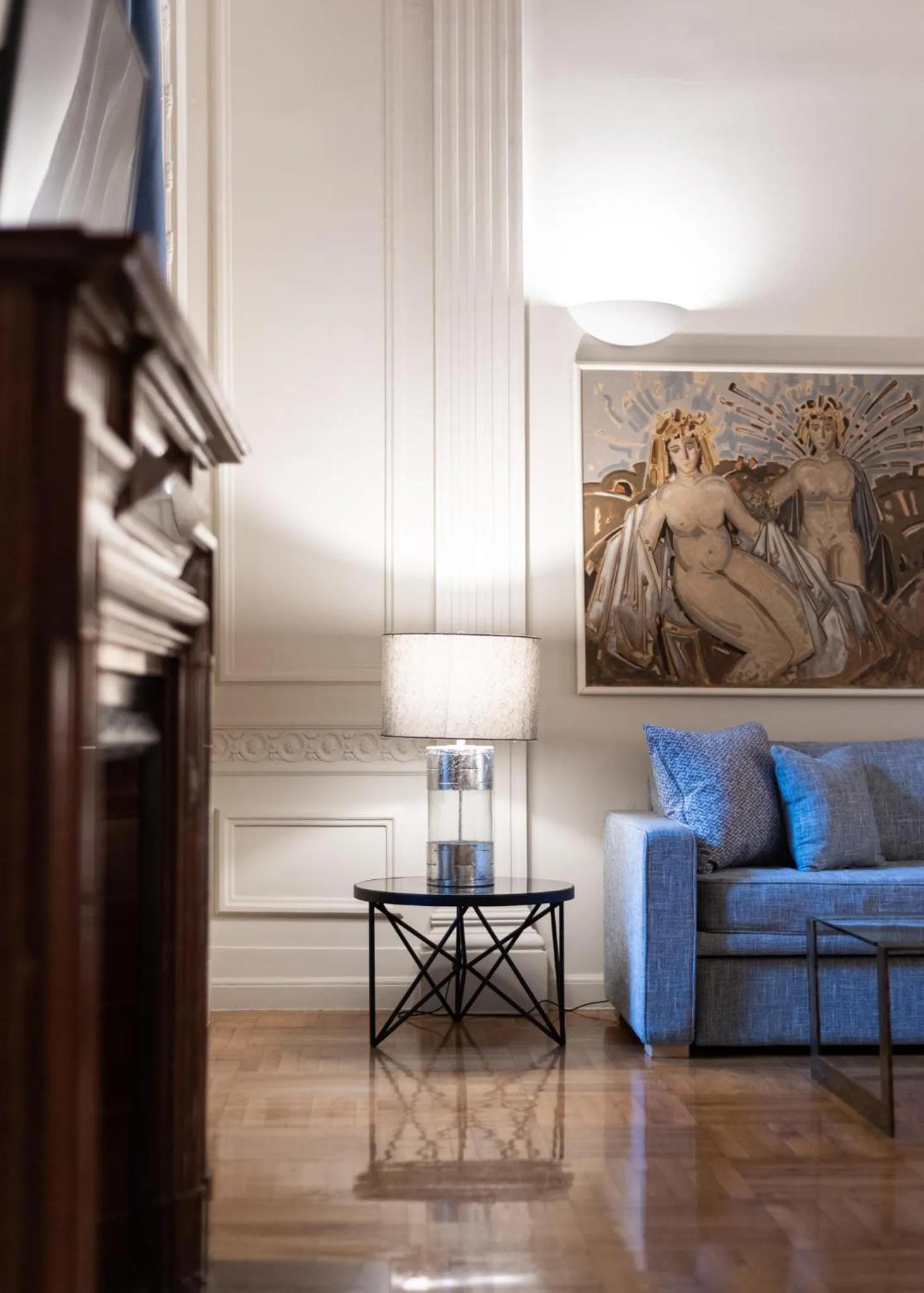 Seating area in 33SolonosSuites