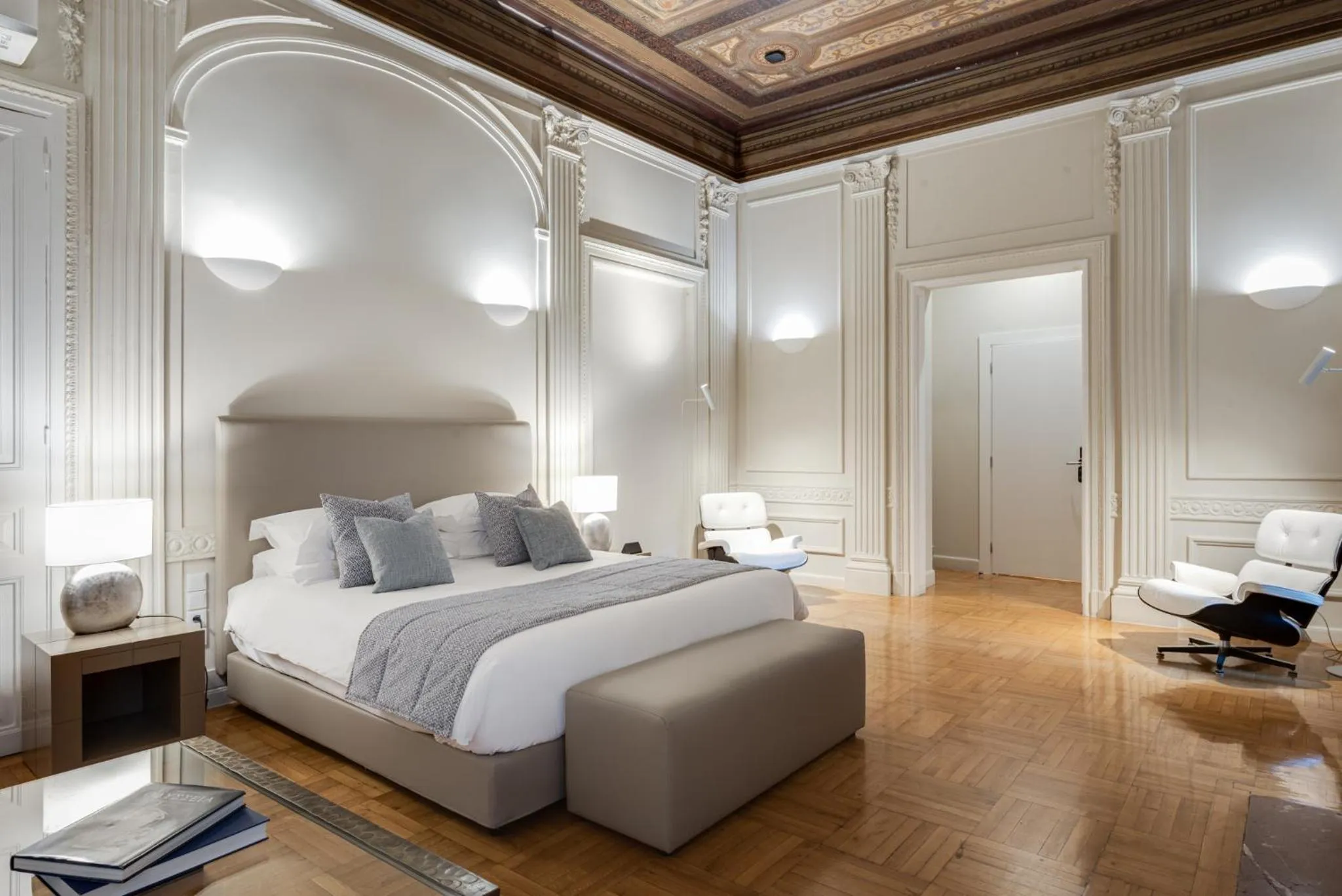 Bed in 33SolonosSuites